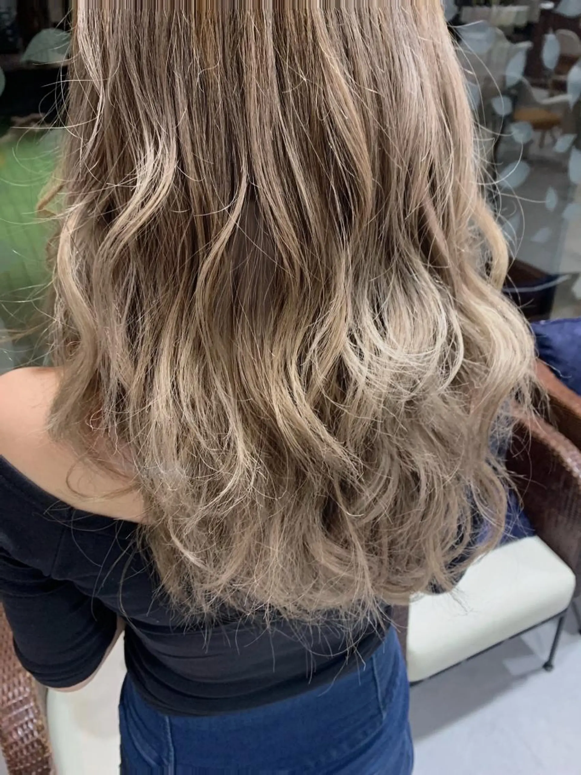 ロング カラー ヘアアレンジ 近藤千翔🩵 髪質改善Periodのエステ・リラクイメージ