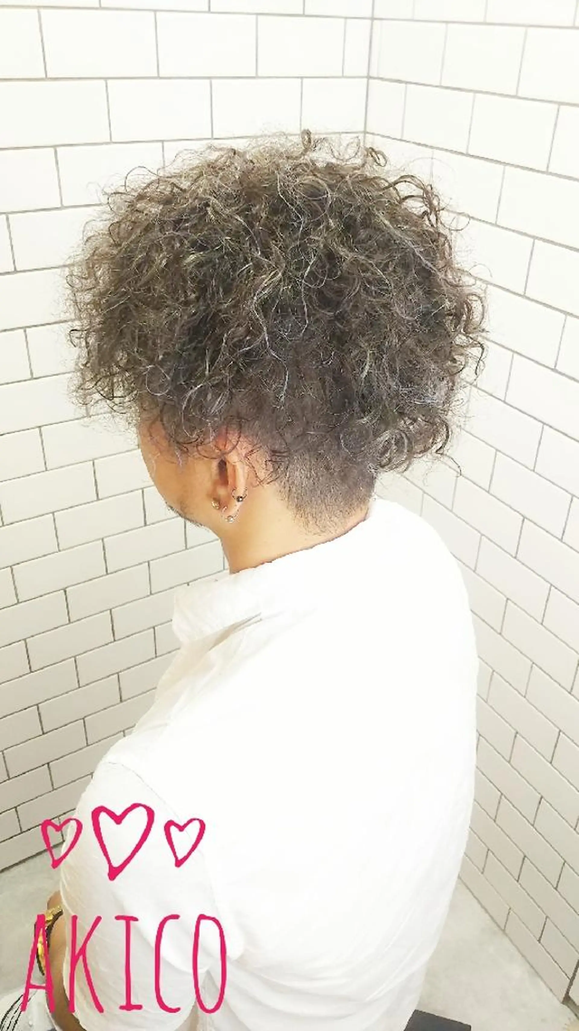 カラー パーマ ショート ハイライトカラー ハイライト パーマ LUXBE GALLERY なんば駅前店所属・ラックスビーギャラリ ー AKICOのヘアスタイル