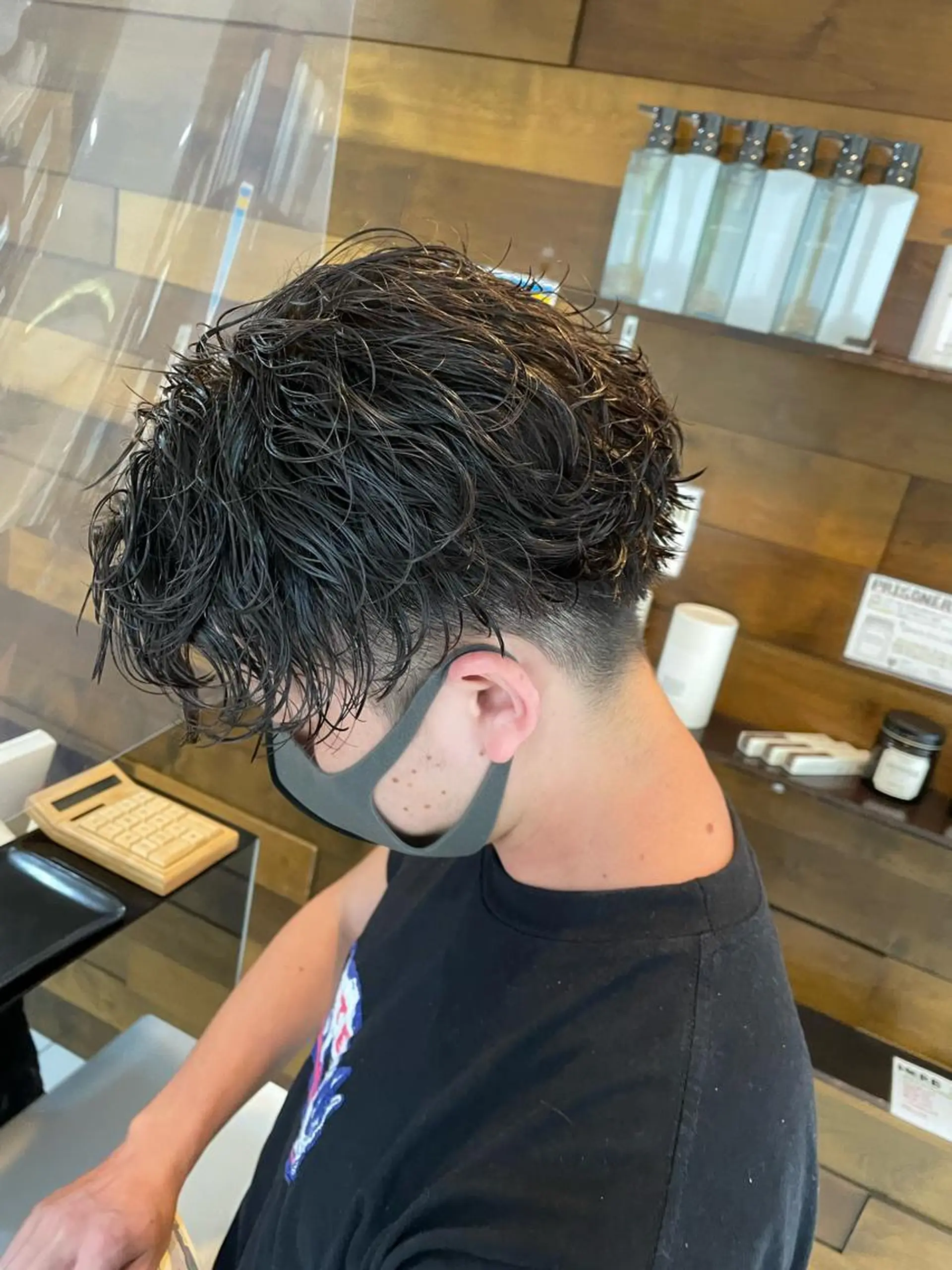 ショート カラー パーマ ヘアアレンジ メンズ メンズパーマ 波巻きパーマ SHUN メンズパーマのヘアスタイル