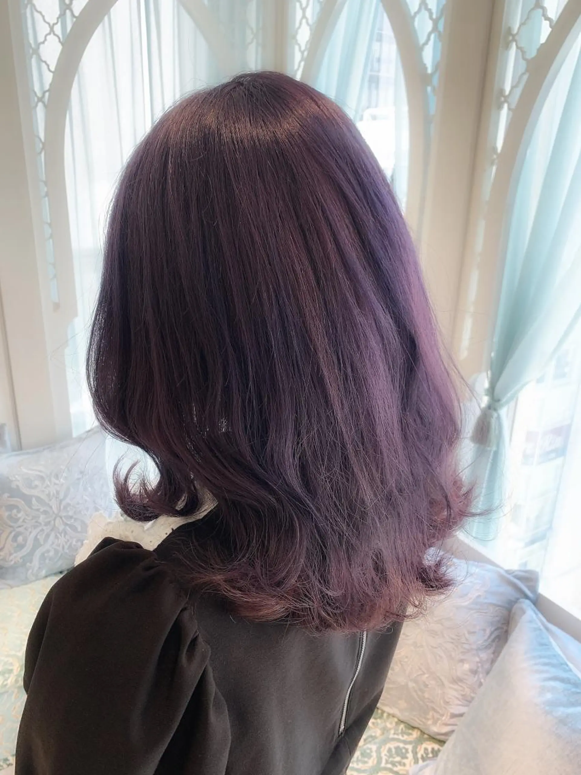 カラー ブリーチ ケアブリーチ ダブルカラー イヤリングカラー ハイライトカラー Bond Story fleek所属・渡辺 麻衣のヘアスタイル