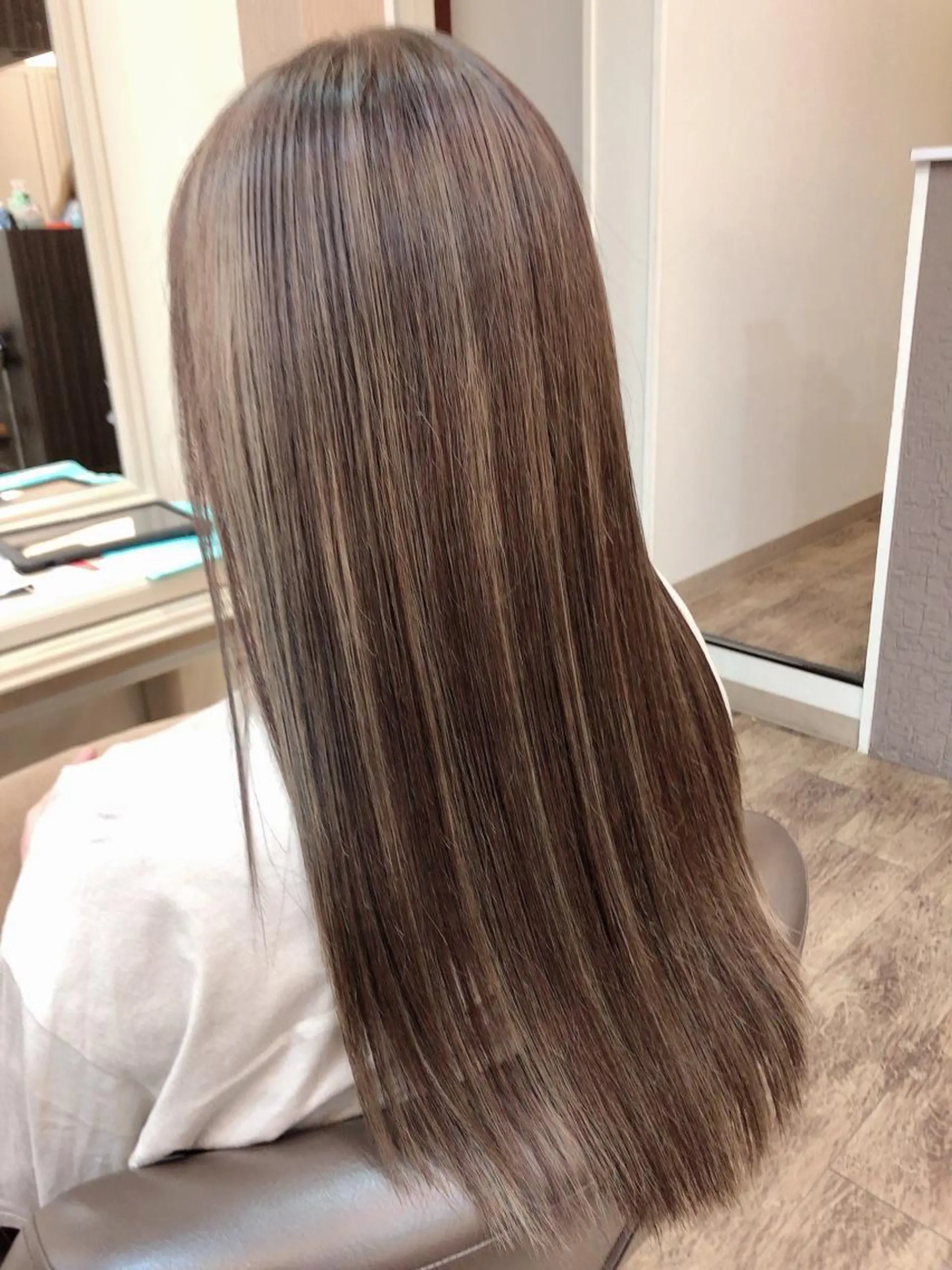 セミロング ハイライト 尚平 40代からの 髪質改善専門のその他イメージ