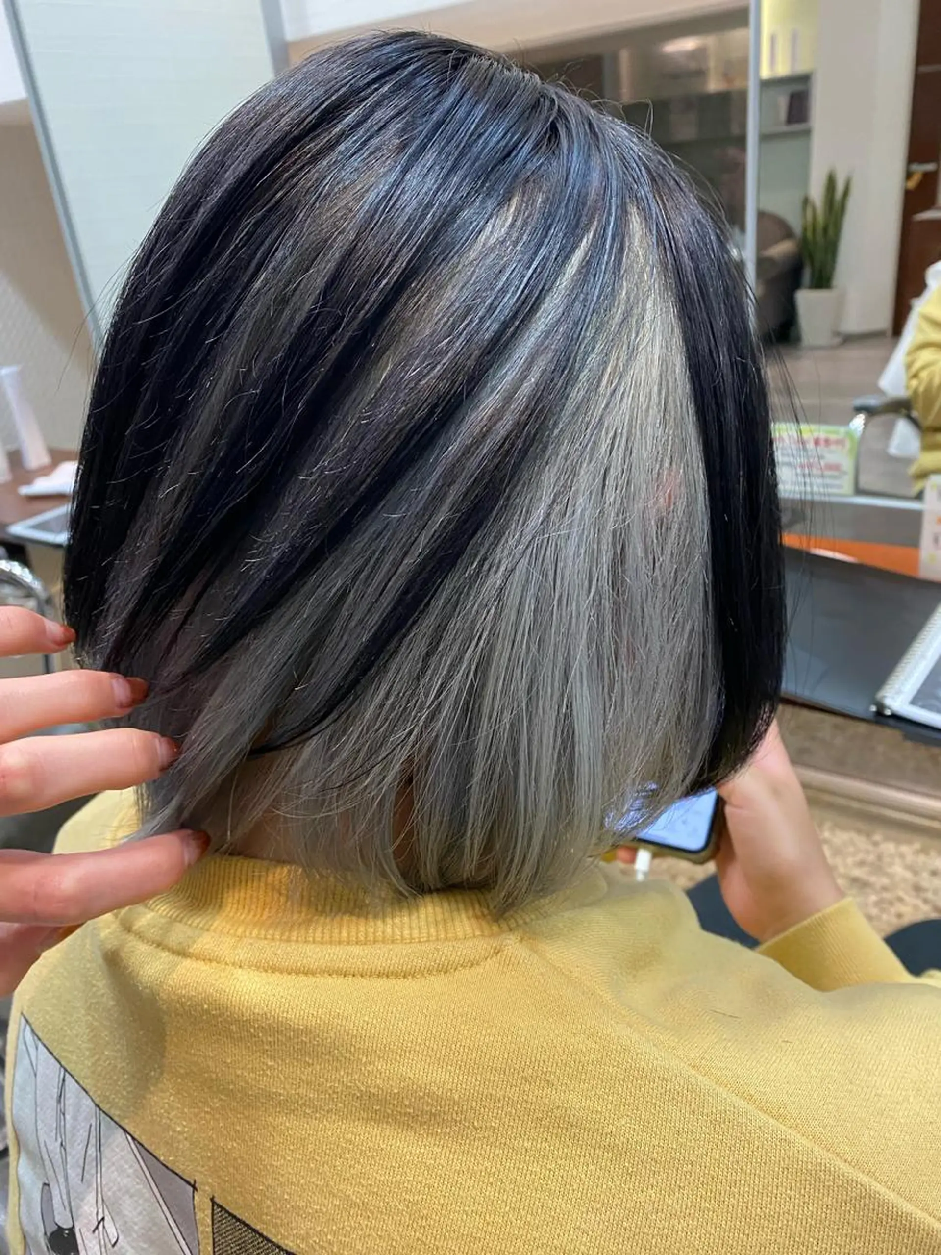 ミディアム カット ヘアカラー トリートメント 吉田 桃香のヘアスタイル