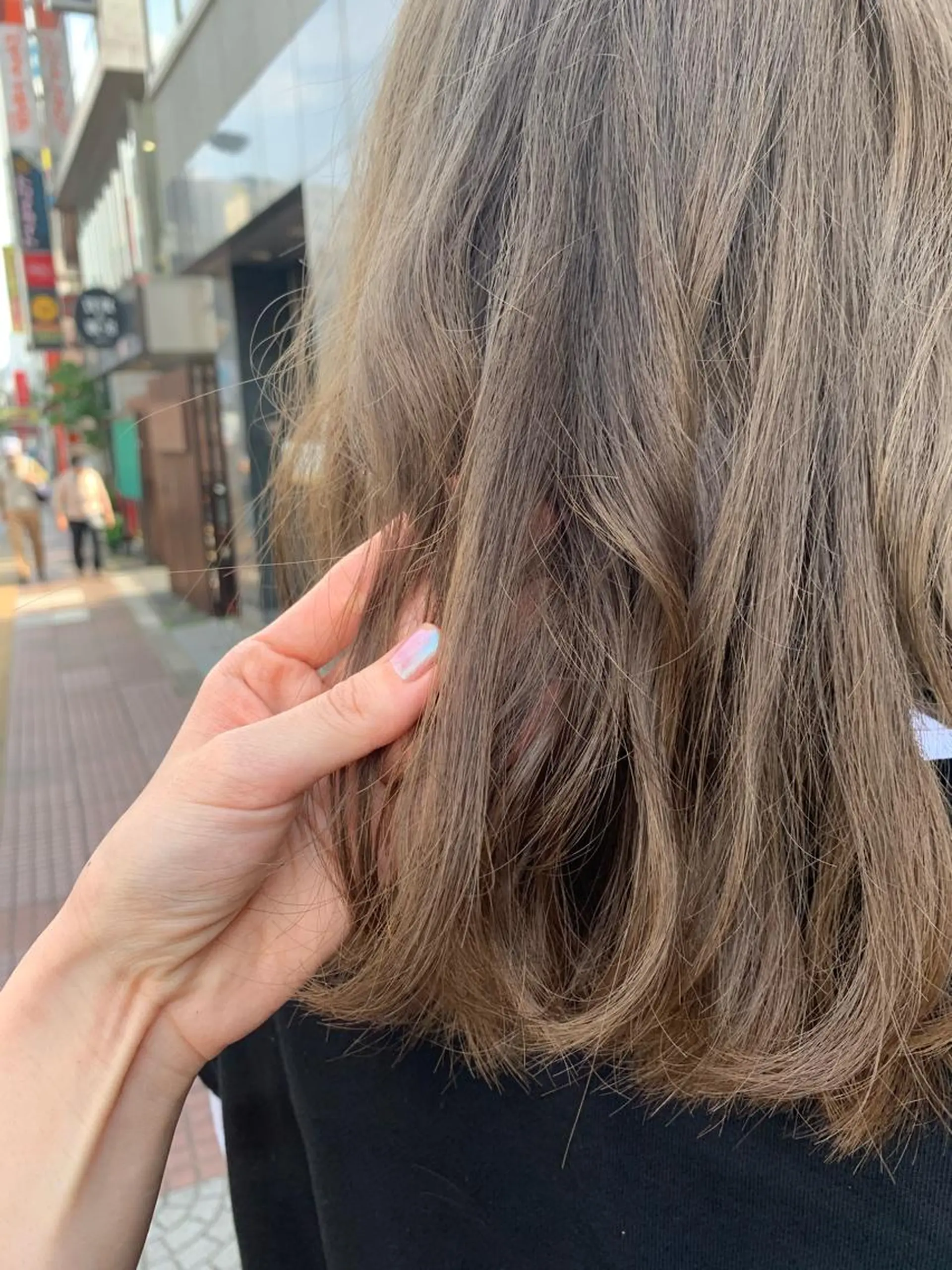 セミロング CHIC 岩下真衣のヘアスタイル