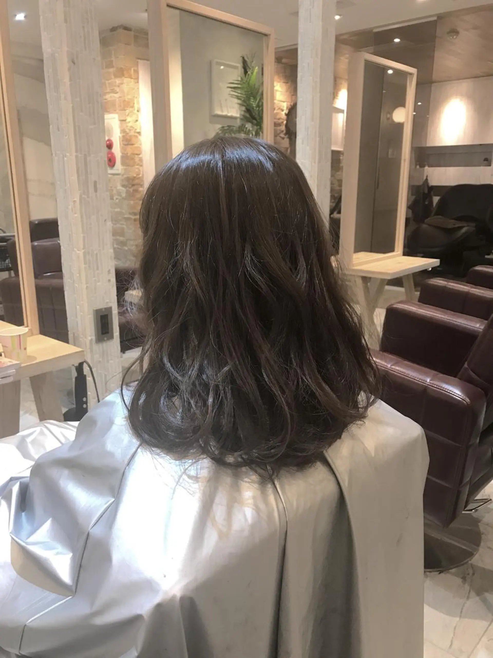 ミディアム カラー アディクシーカラー 透明感カラー グレージュ 髪質改善・艶髪特化 木村侑平のヘアスタイル