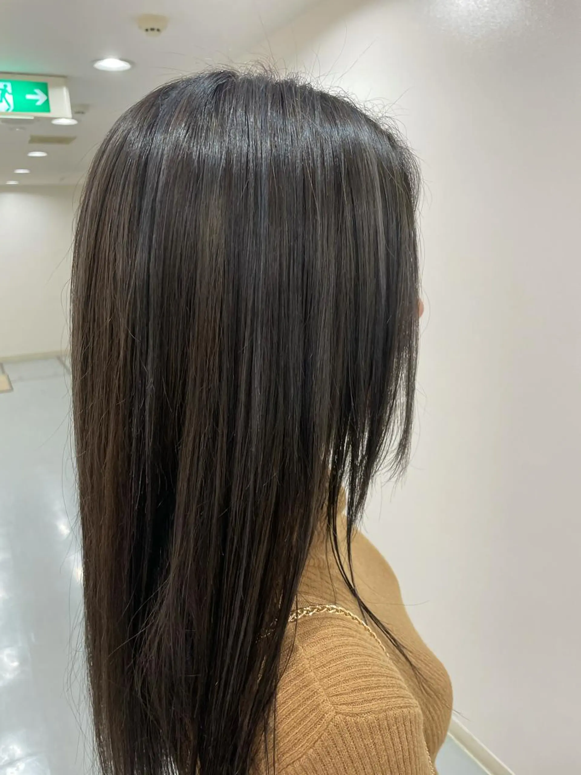 ロング カラー akane .のヘアスタイル