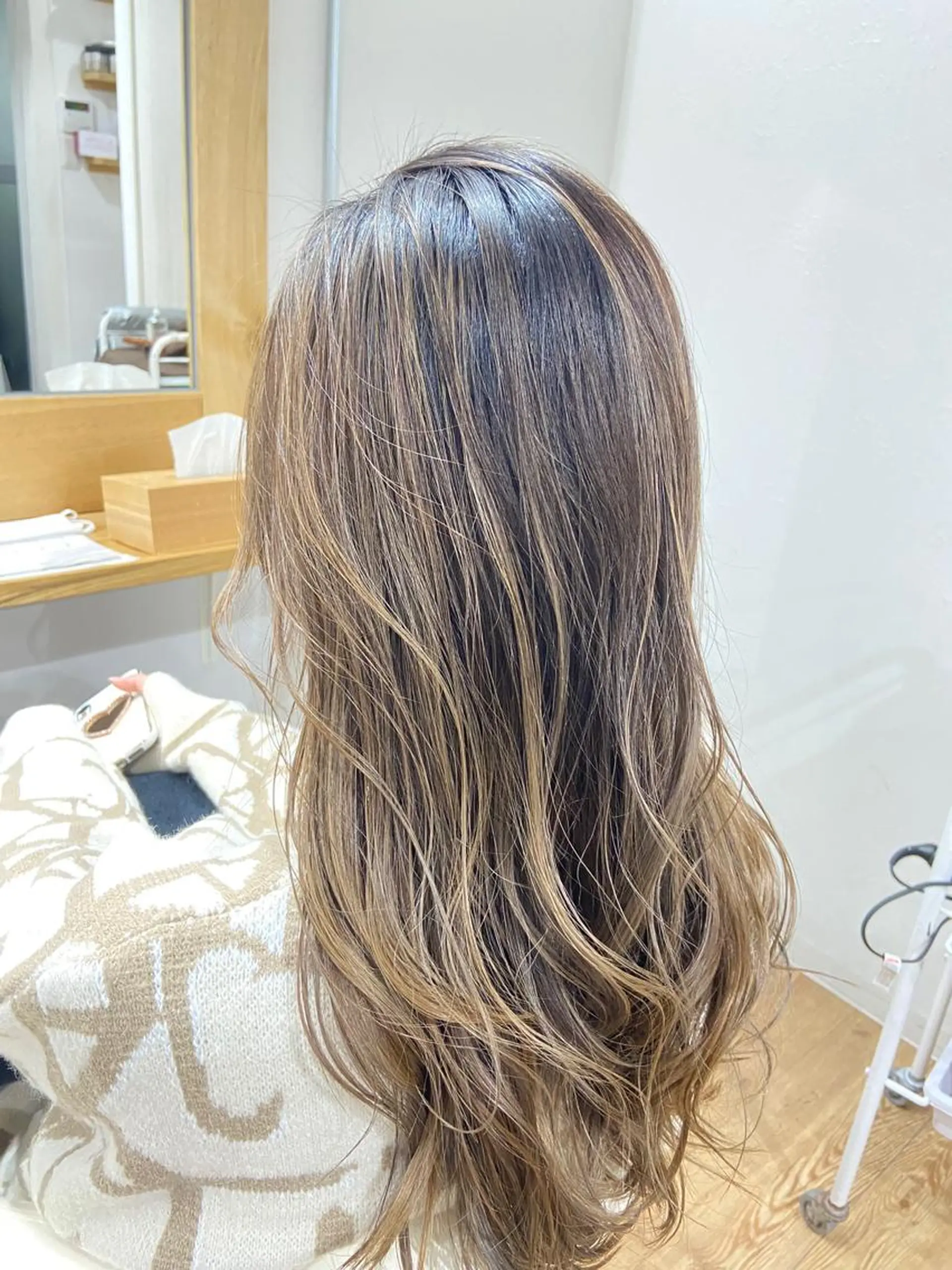 ロング カラー 切りっぱなしボブ ショートボブ バレイヤージュ ブリーチ デザインカラー カット ヘアカラー hair studio Zen所属・Kensho 京都駅 ケアブリーチのヘアスタイル