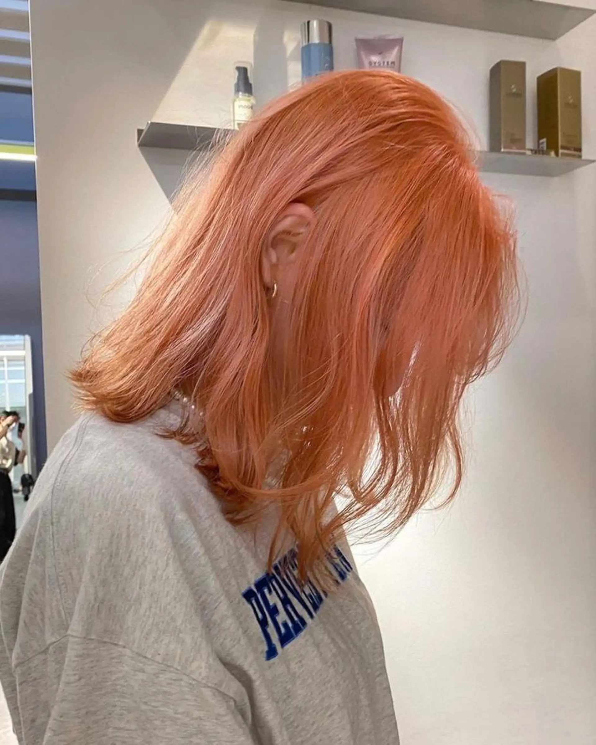 セミロング カラー 🫧赤み消しカラー nanami🫧のヘアスタイル