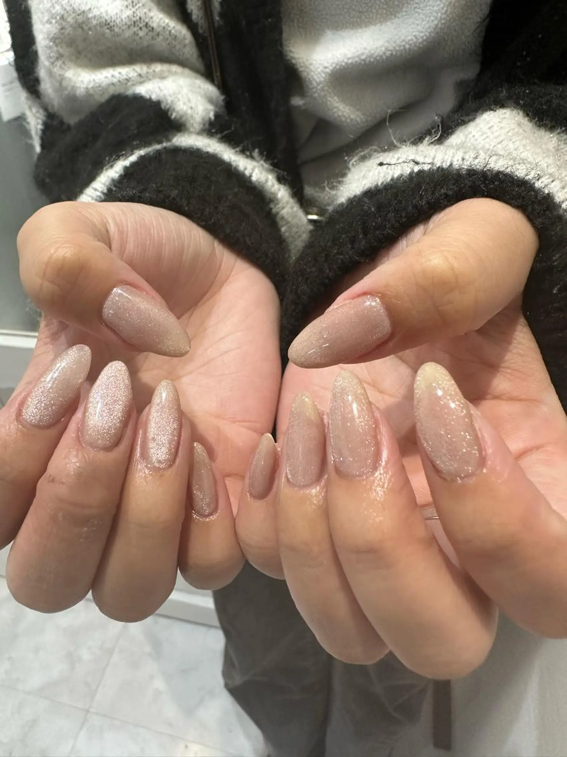 ネイル マグネットネイル ハンドネイル 個性派ネイル 🌼 ハルカ ♡のマツエク・マツパデザイン