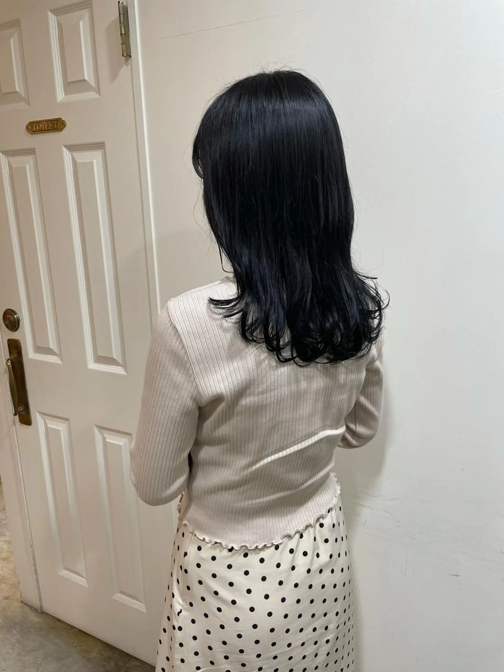 セミロング カラー カット ヘアカラー トリートメント MIOベージュカラー 柔らかいカラーのヘアスタイル