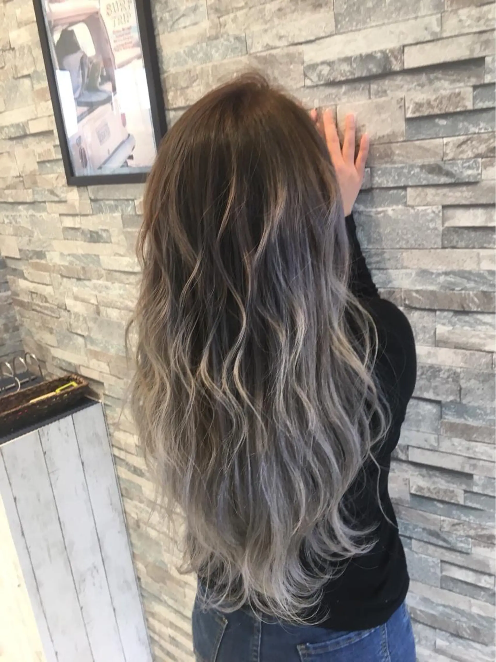 ロング カラー グラデーションカラー ハイトーンカラー 宍戸 海斗のヘアスタイル