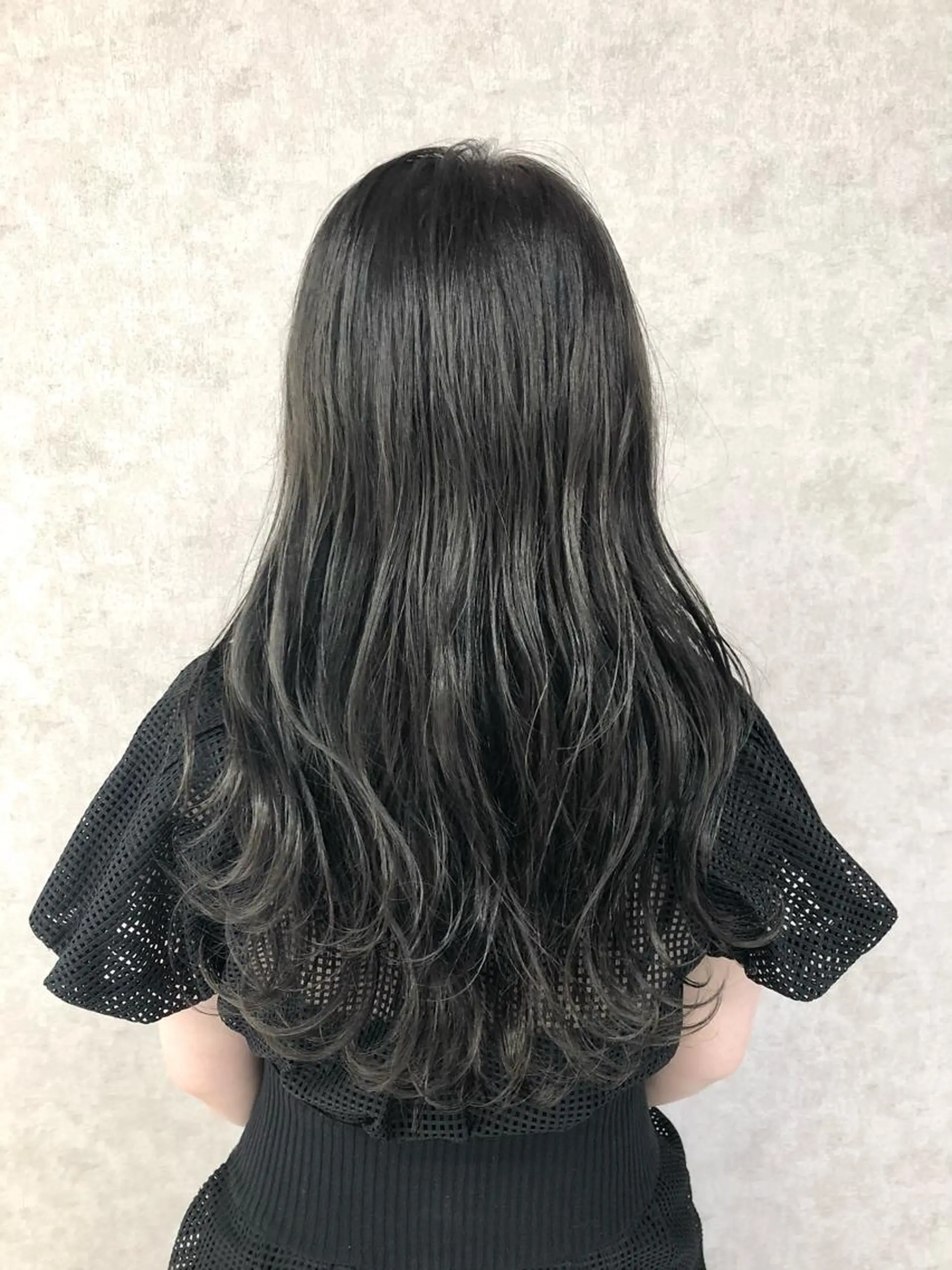 ロング カラー グレージュ ハイライトカラー カーキグレージュ ハイライト カット トリートメント ショート、韓国メンズ ヘアのかつらぎのヘアスタイル