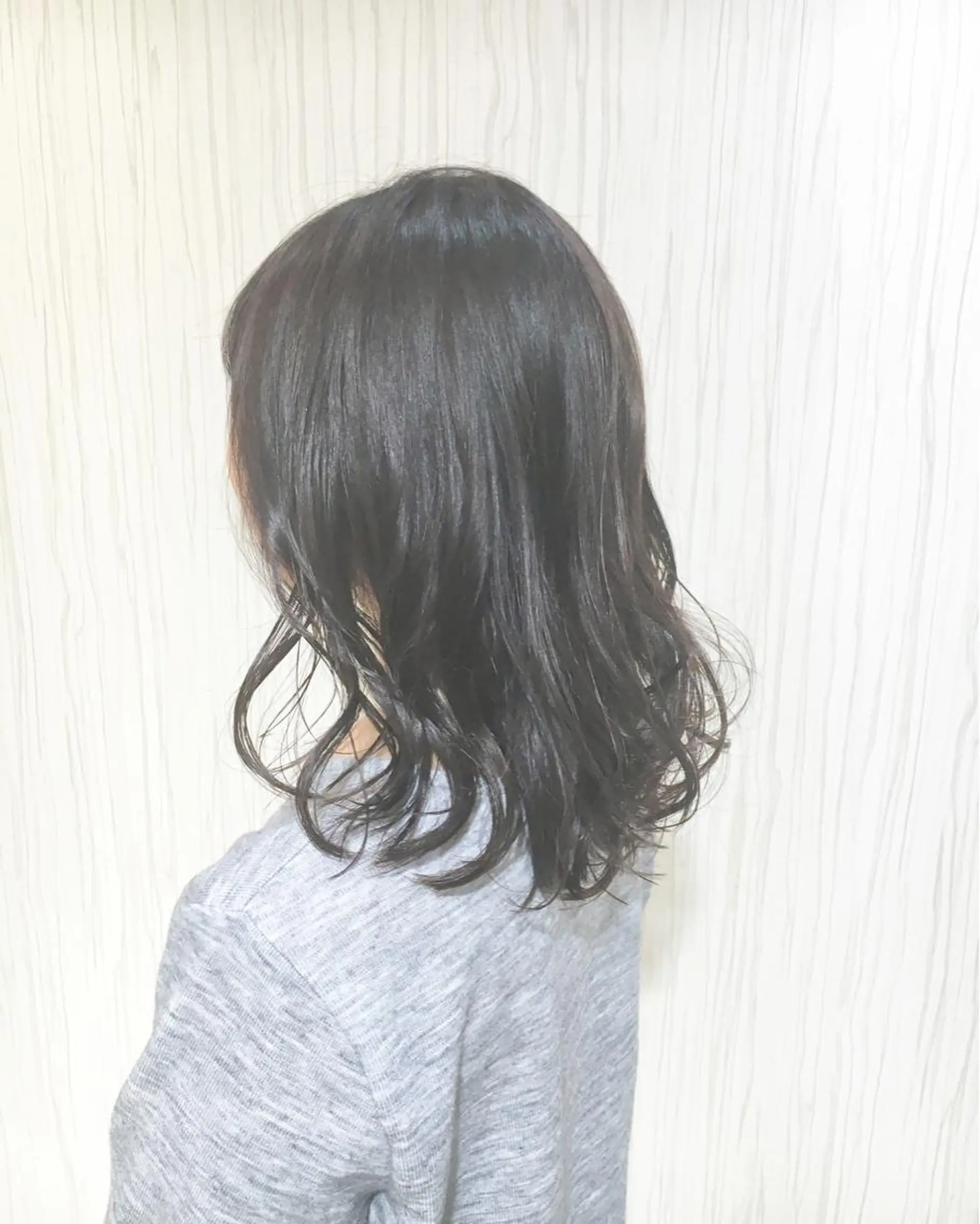 ミディアム セミロング ロング カラー パーマ アッシュ ✨艶髪✨透明感✨ 山内大樹のヘアスタイル