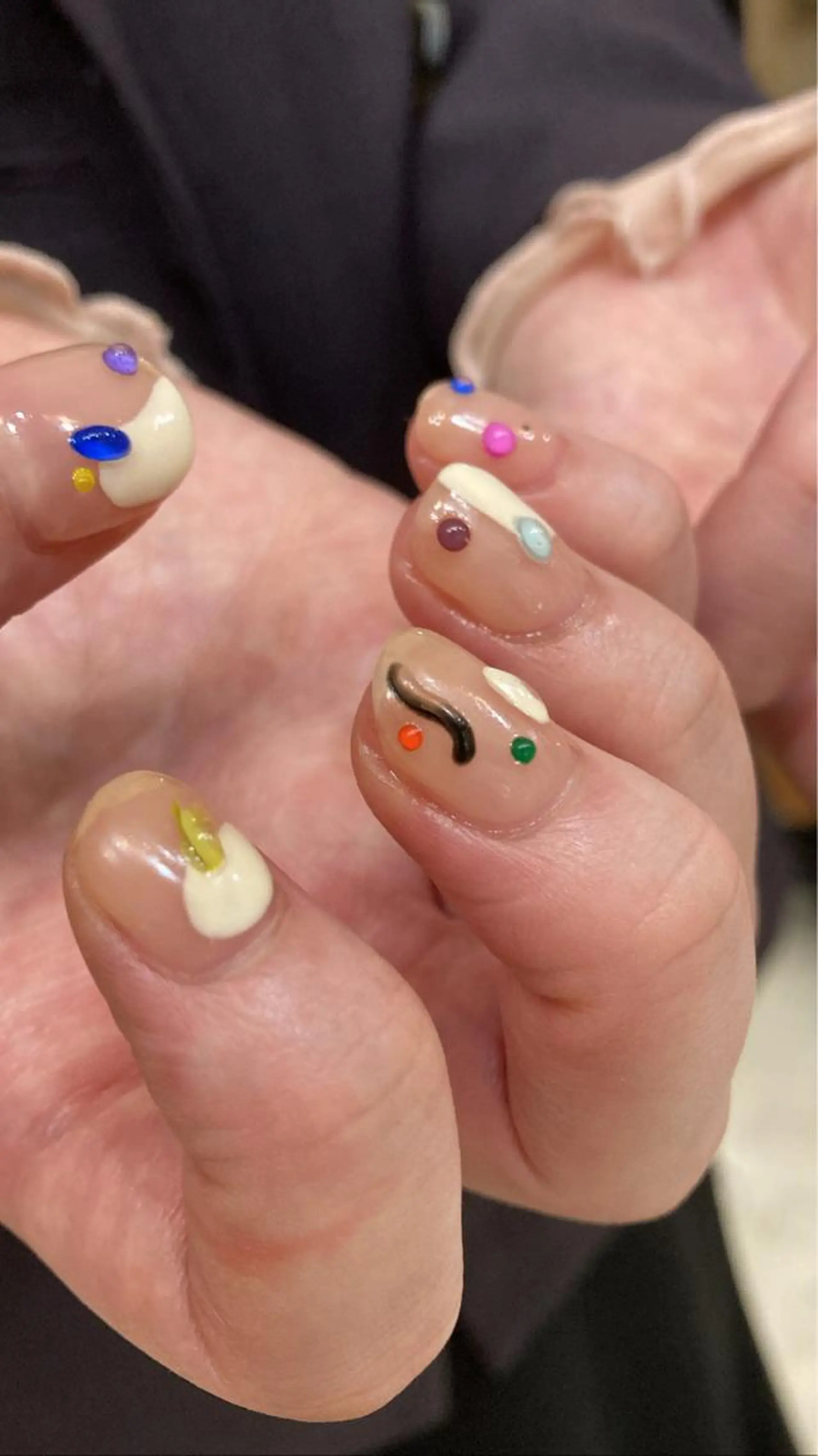 ネイル nailsalon　hue所属・小山 羽奈のネイルデザイン