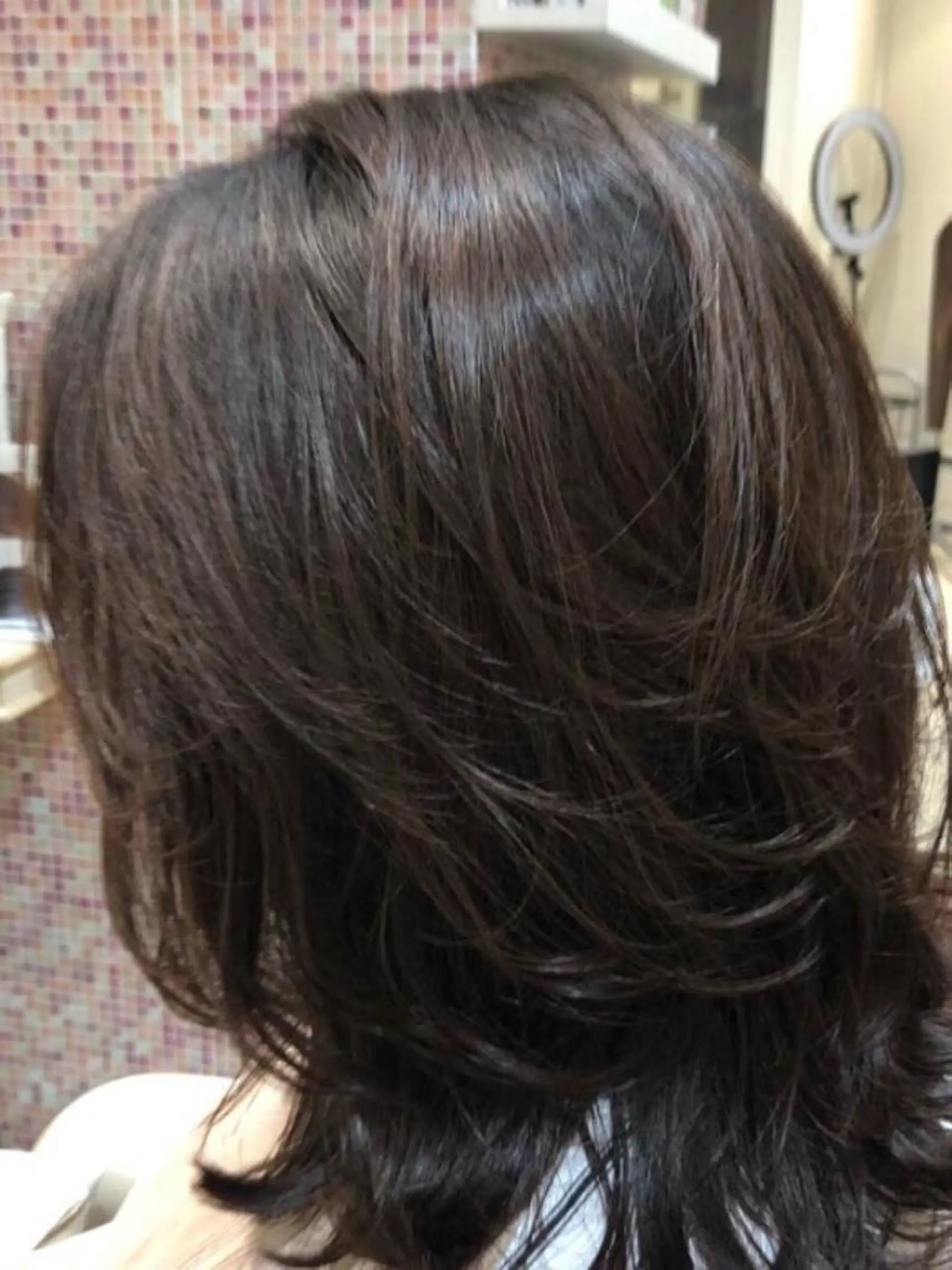 セミロング カジサ ケイコのヘアスタイル