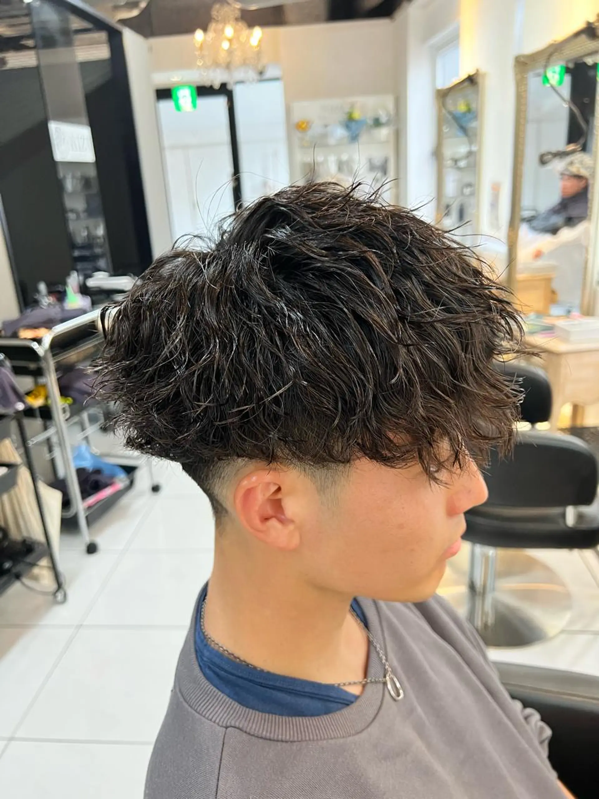 パーマ メンズ センターパート フェードカット カルマパーマ マッシュ メンズパーマ パーマ特化美容師 茂木広幸のヘアスタイル