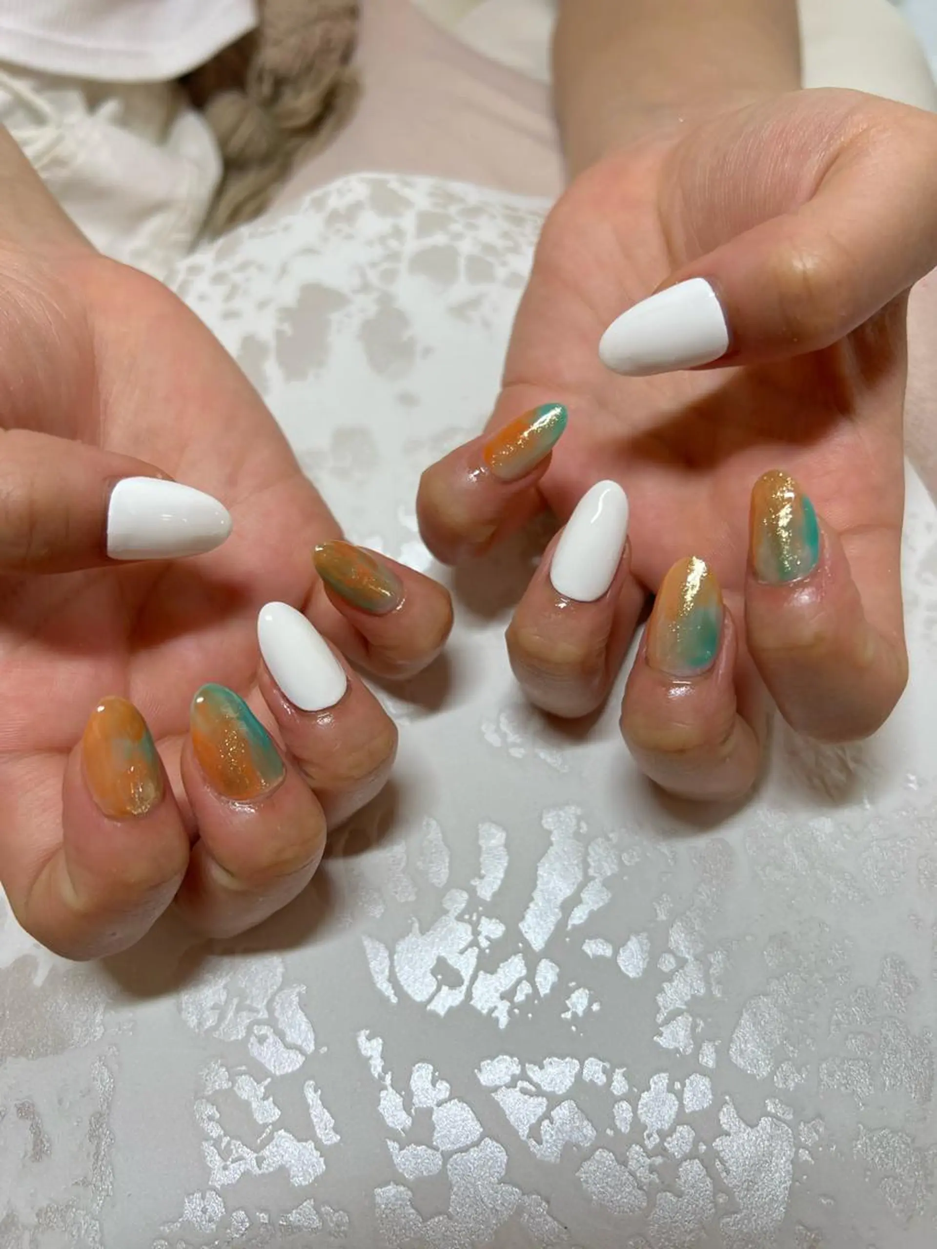 ネイル オーロラネイル ジェルネイル 韓国ネイル マグネットネイル ミラーネイル ちゅるんネイル🪄 耳ツボジュエリー🔗のネイルデザイン