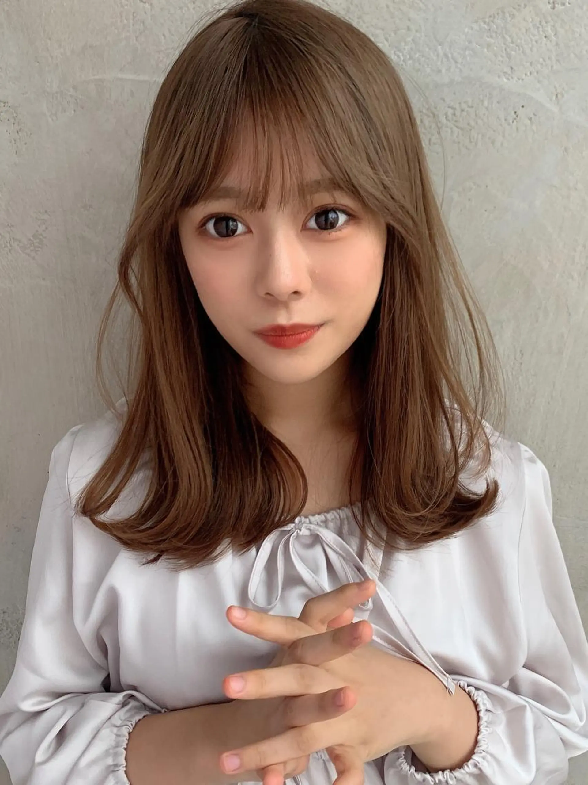 ミディアム カラー パーマ バレイヤージュ ブリーチ ケアブリーチ ダブルカラー ハイライトカラー ヘアカラー トリートメント 新宿✨顔周りカット 韓国ヘア/坂本亜裟海のヘアスタイル