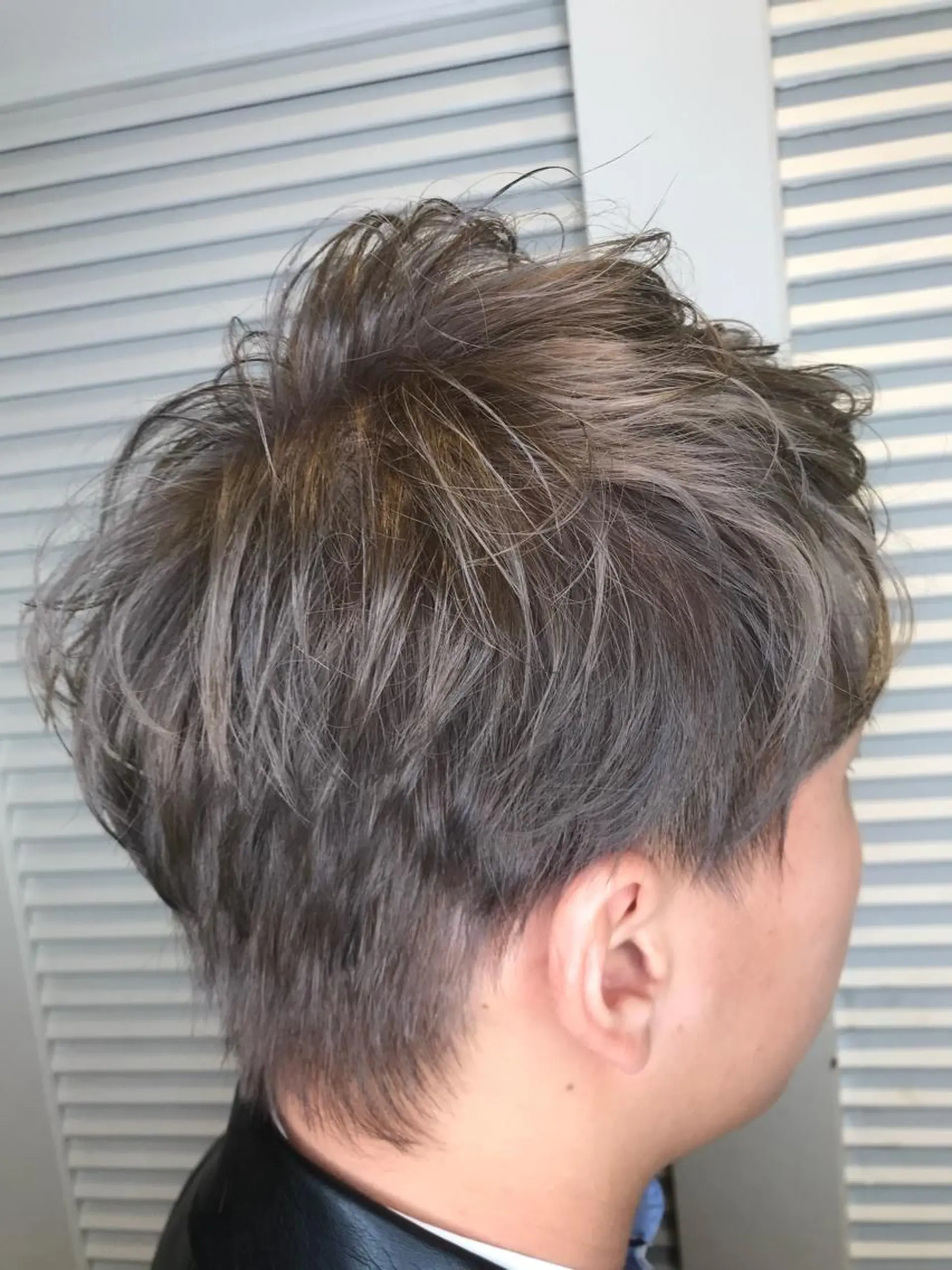 ショート カラー メンズ メンズブリーチ ブリーチ ケアブリーチ ダブルカラー グレージュ ヘアカラー 色気レイヤー& ショートはお任せ🌟のヘアスタイル