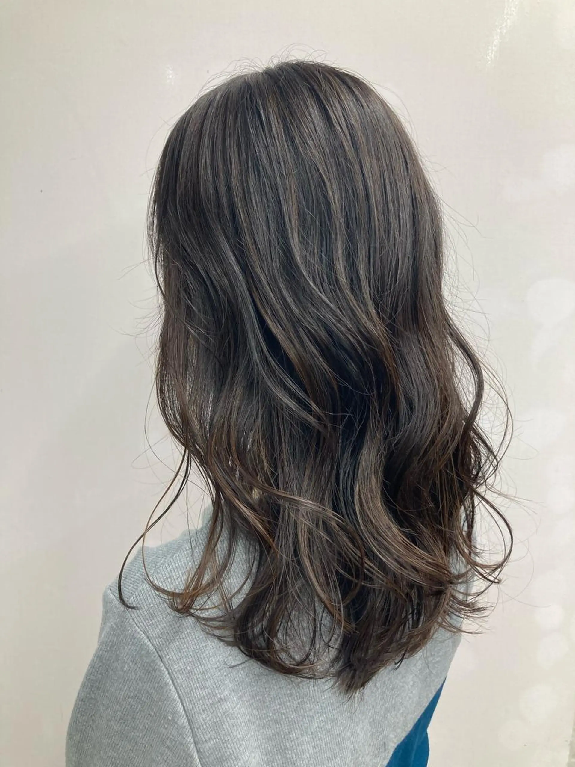 セミロング カラー ブリーチ ハイライトカラー ブリーチなしカラー ハイライト ブリーチ&似合せボブ 田中寛十のヘアスタイル