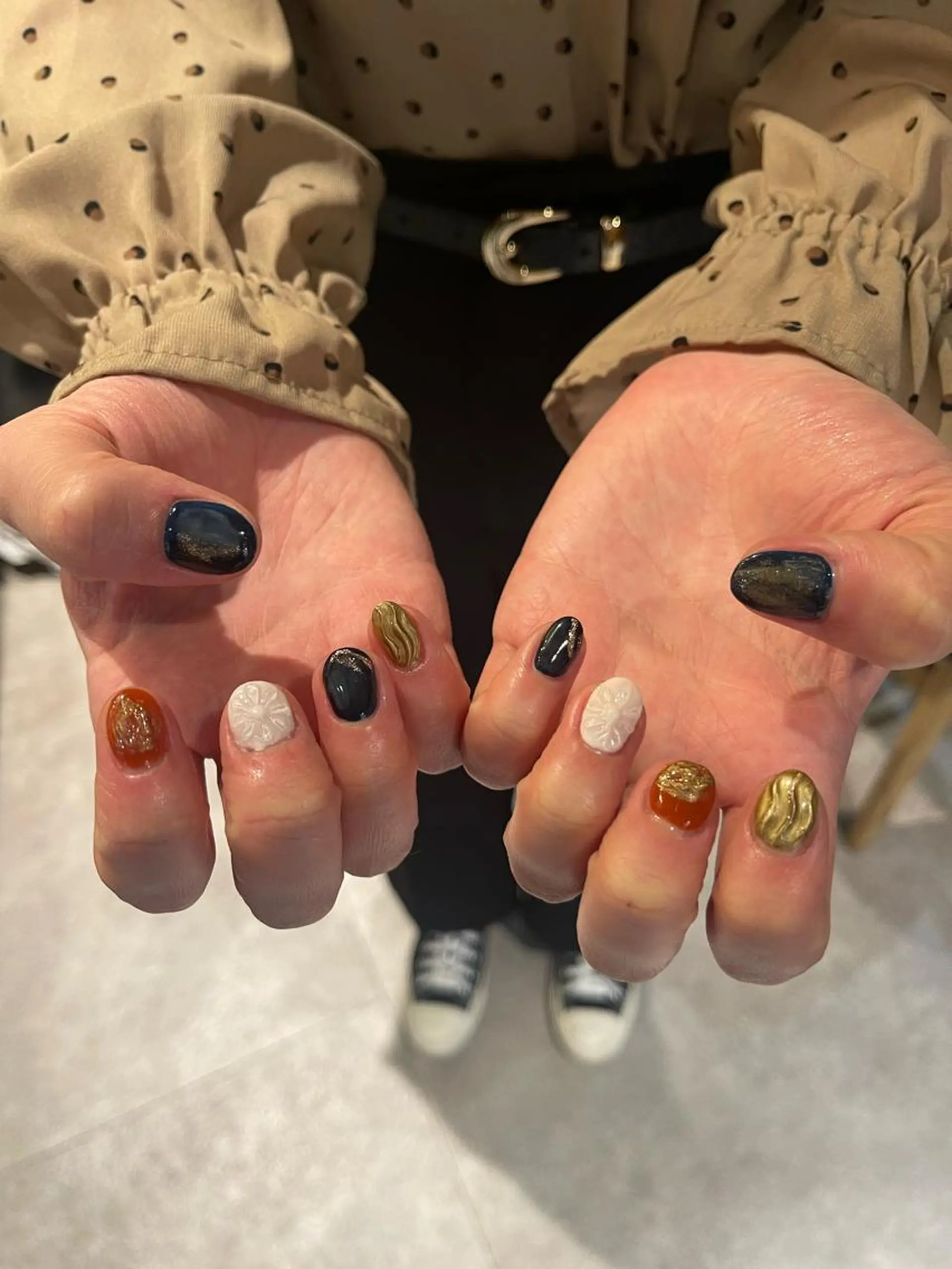 ネイル ゴールド ano @anomukuiのヘアスタイル