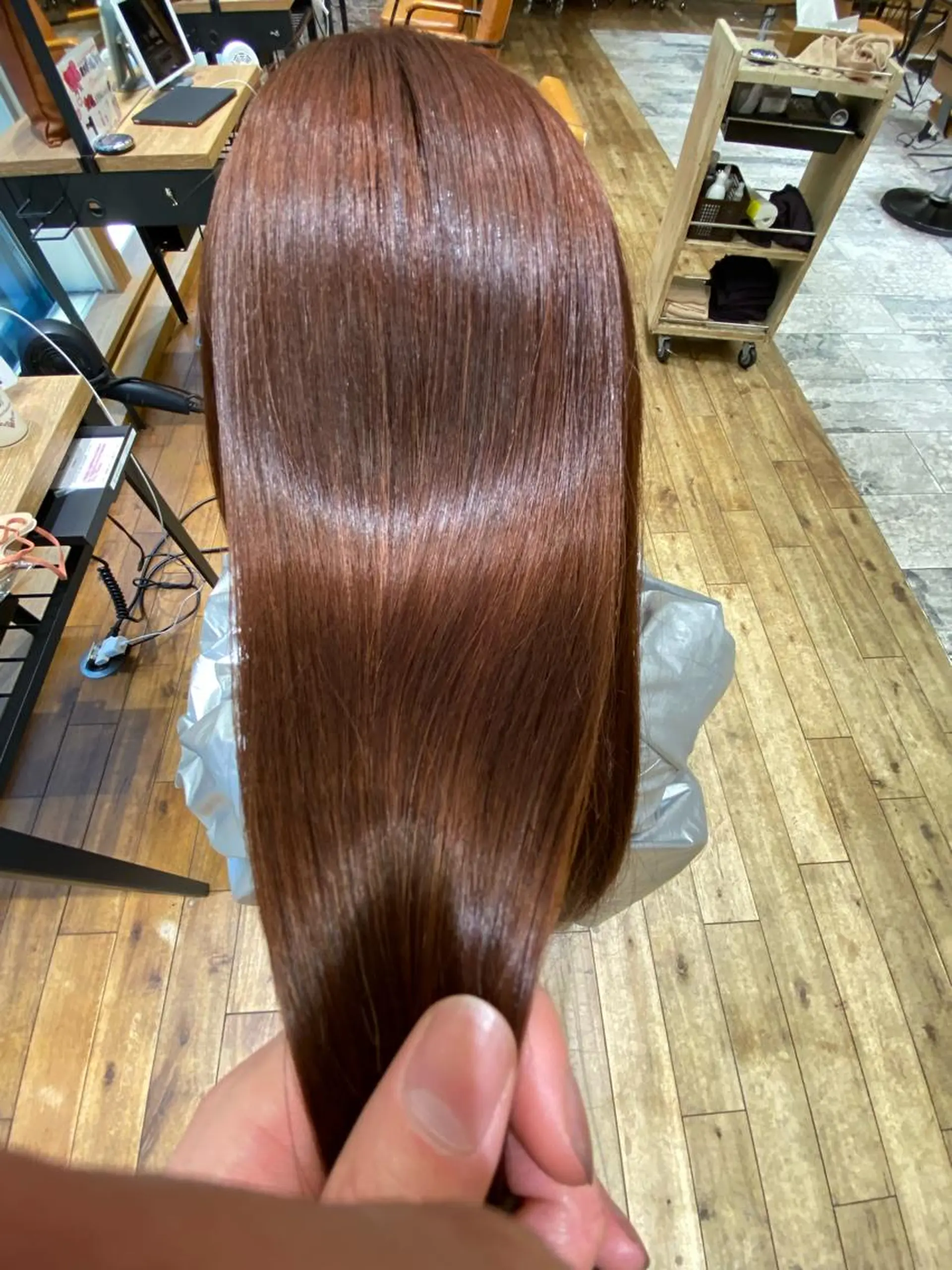 カラー 新宿/レイヤー 顔周りカット溝手優太のヘアスタイル