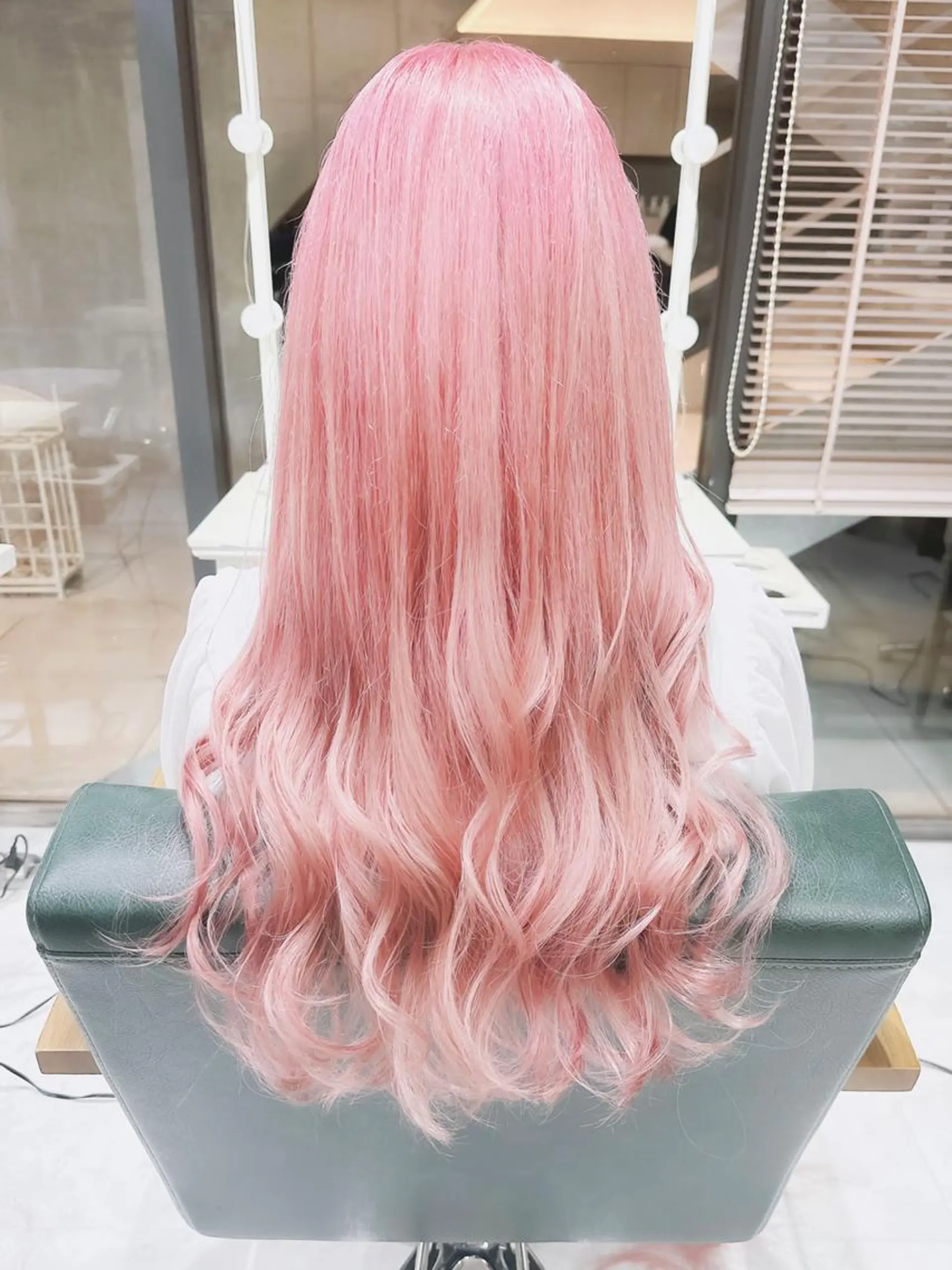 ロング ヘアアレンジ カラー ハイトーンカラー ピンクカラー ホワイトピンク Days 透明感カラーのヘアスタイル