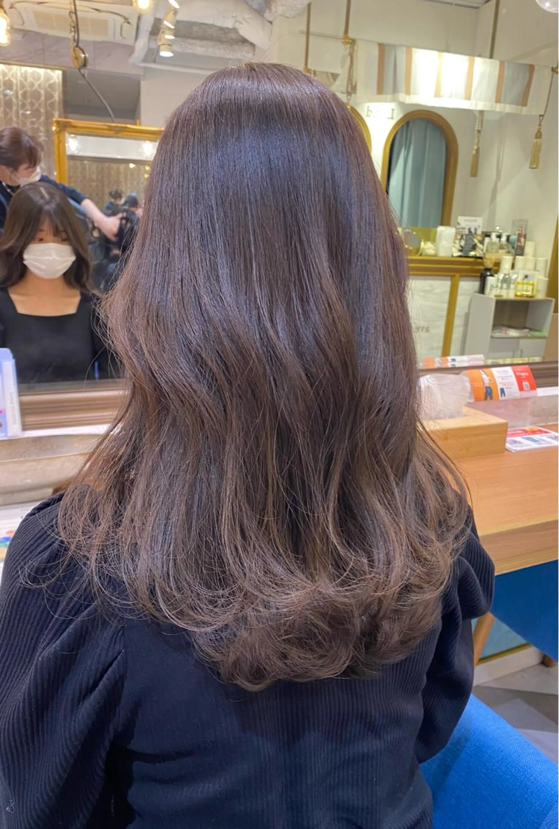 ミディアム ヘアカラー トリートメント レイヤーカット /透明感カラー西田のヘアスタイル