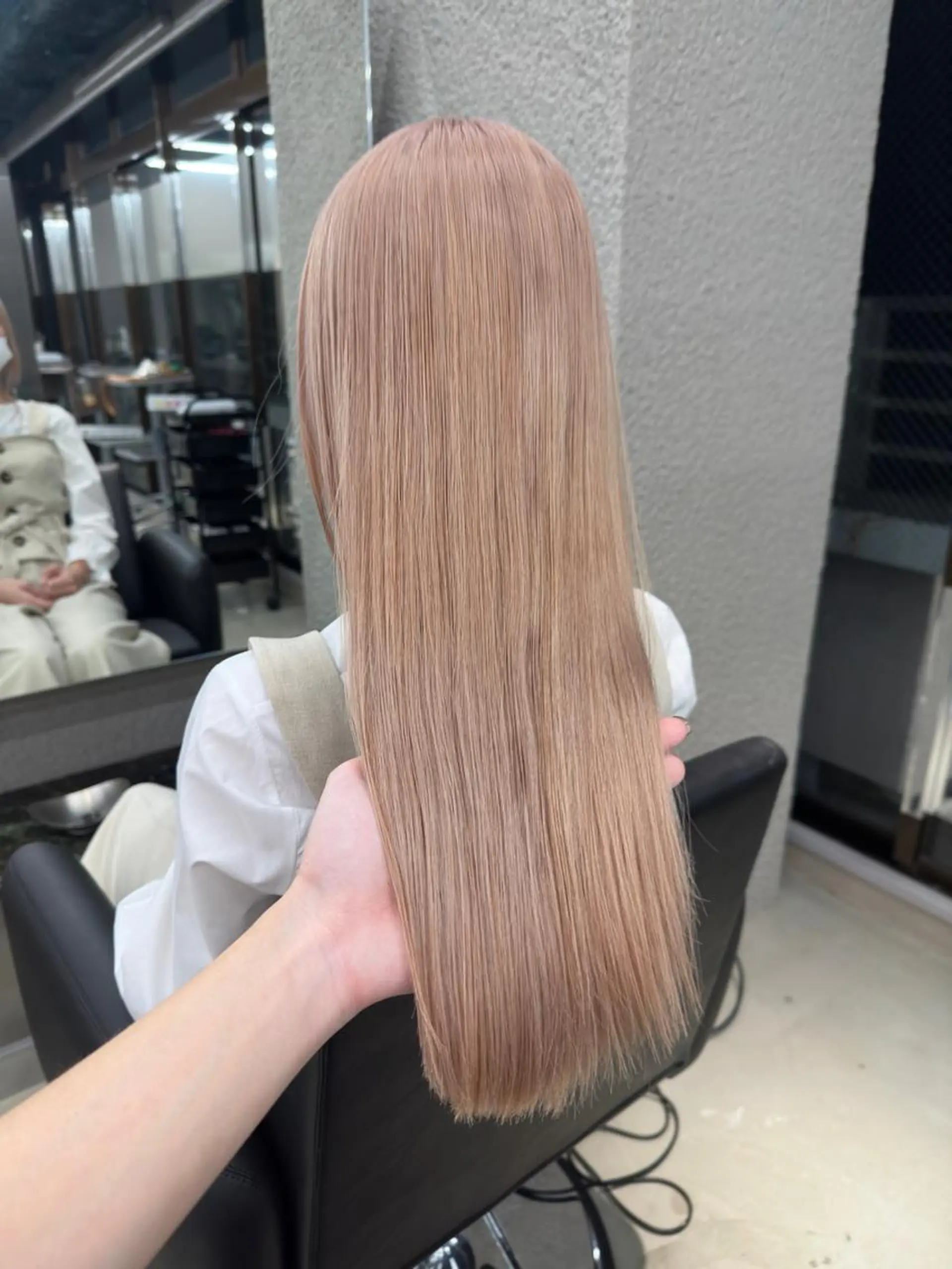 セミロング カラー ベージュカラー ミルクティーベージュ ヘアカラー トリートメント 鈴木/ミルクティー/ ブリーチ/ボブ/のヘアスタイル