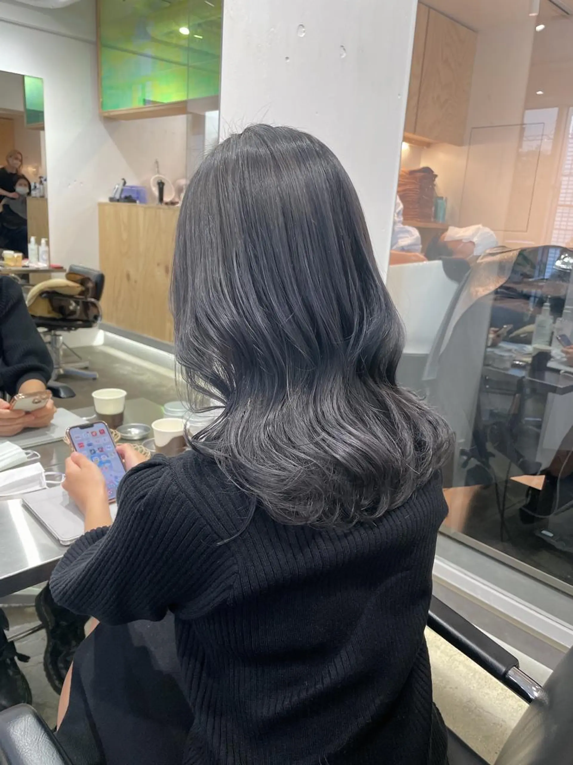 セミロング カラー アディクシーカラー ブリーチ ダークグレー ダークグレージュ グレージュ ヘアカラー 🪞♡韓国風スタイル MISATO🪞♡のヘアスタイル