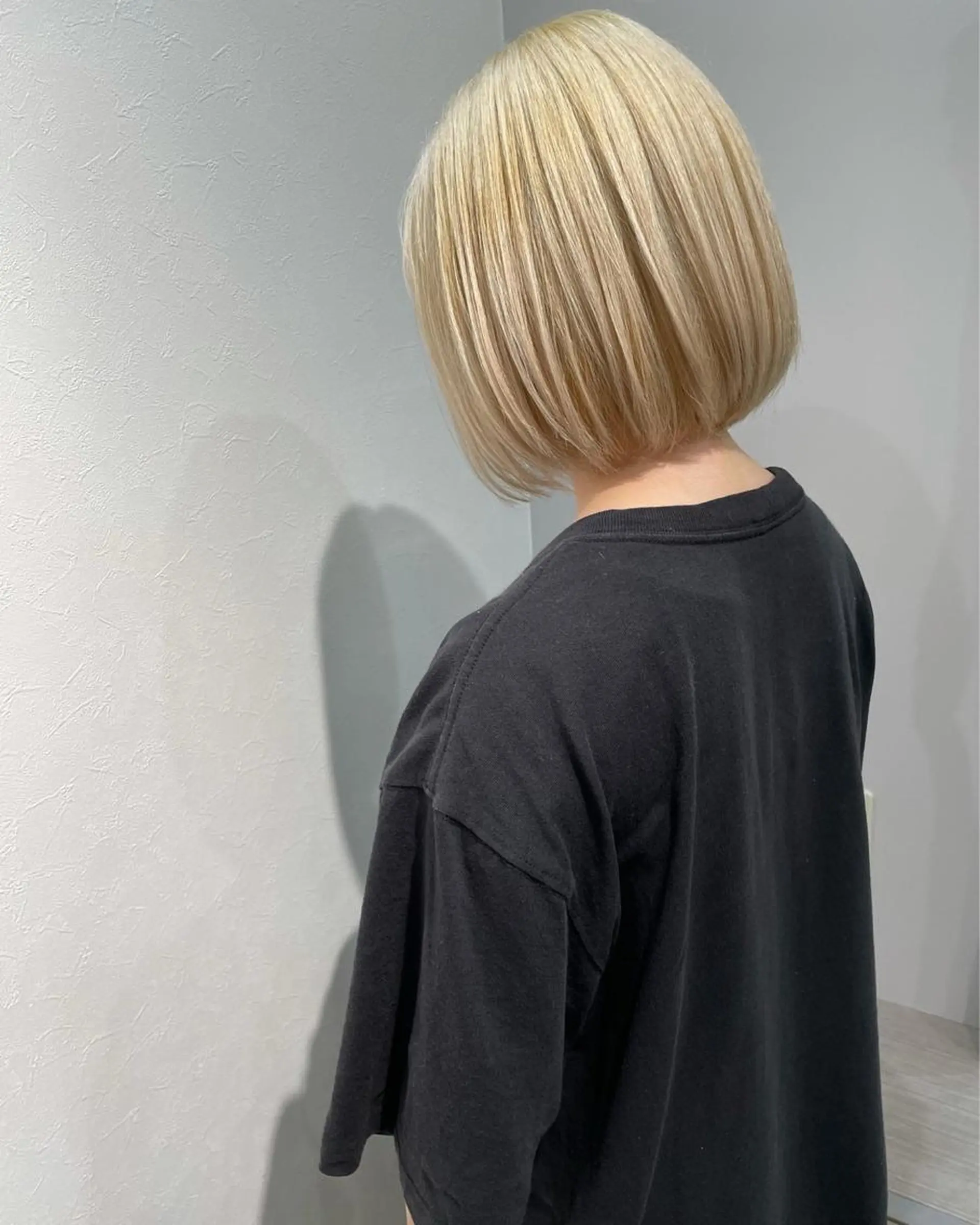 ミディアム カラー ブリーチ ブロンド 鈴木/ミルクティー/ ブリーチ/ボブ/のヘアスタイル