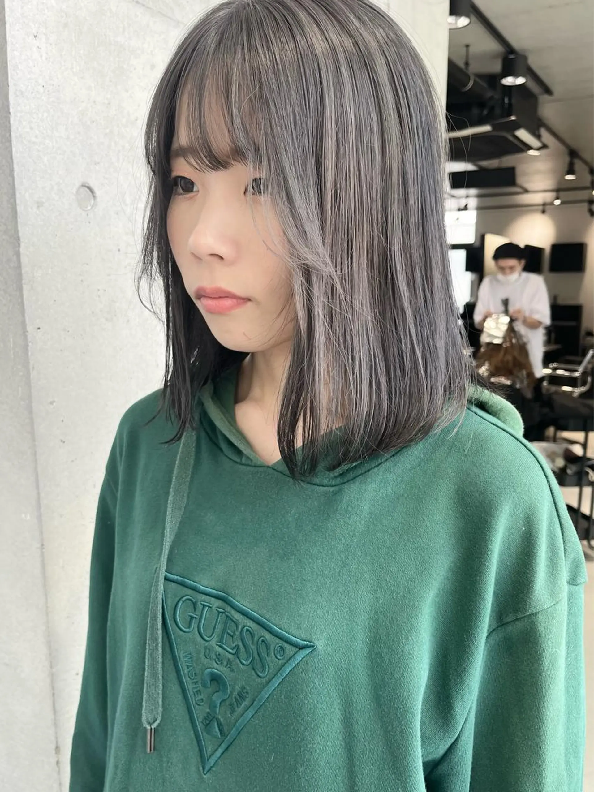 ミディアム カラー パーマ ヘアアレンジ ヘアカラー トリートメント 透明感/オリーブ/ グレージュ/YUKAのヘアスタイル