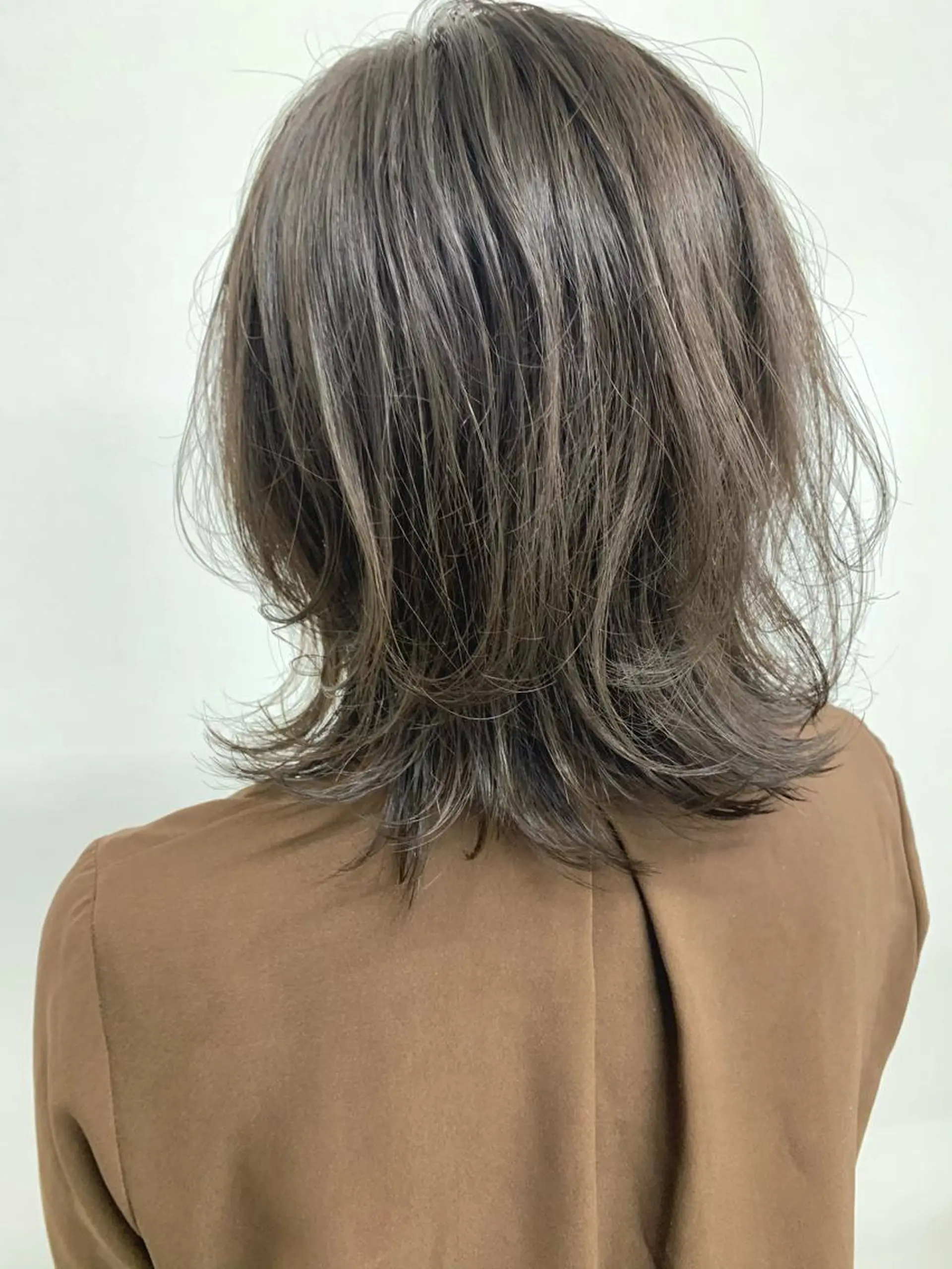 ショート カラー 🔵赤み消し透明感 梅田・増田のヘアスタイル