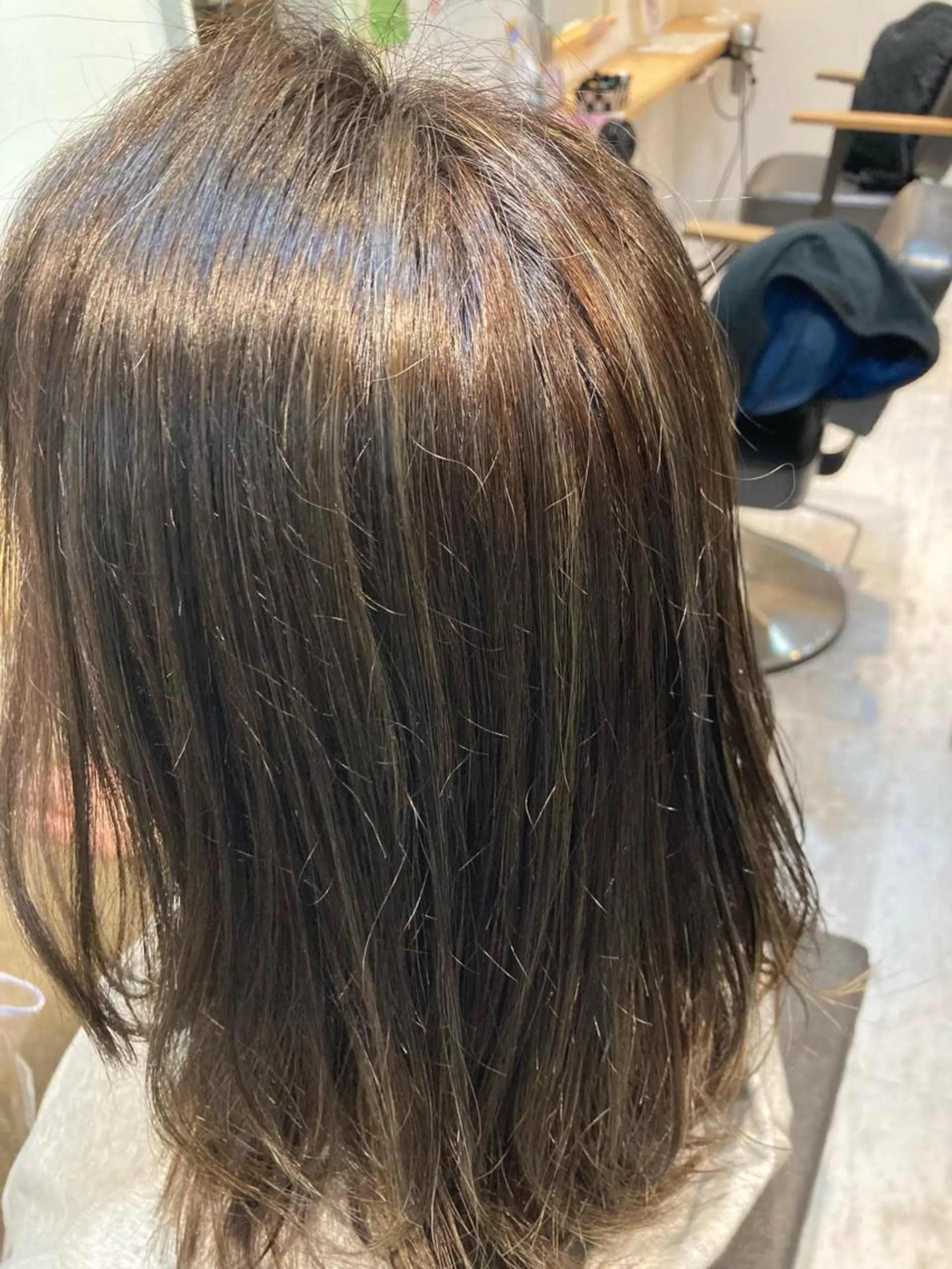 ミディアム カラー en't所属・【女性指名No.1】 西口直子のヘアスタイル