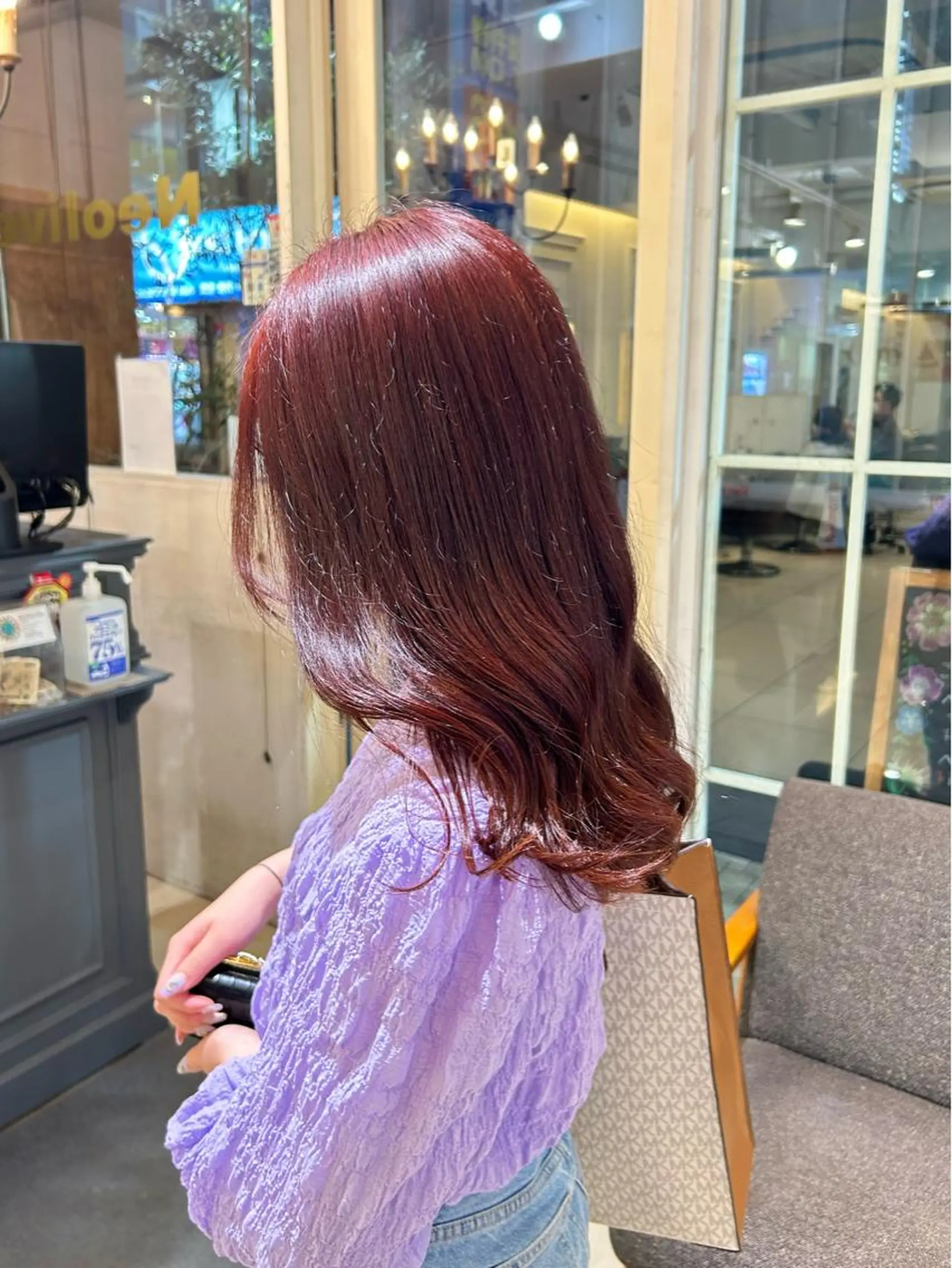 カラー moeka 表参道のヘアスタイル