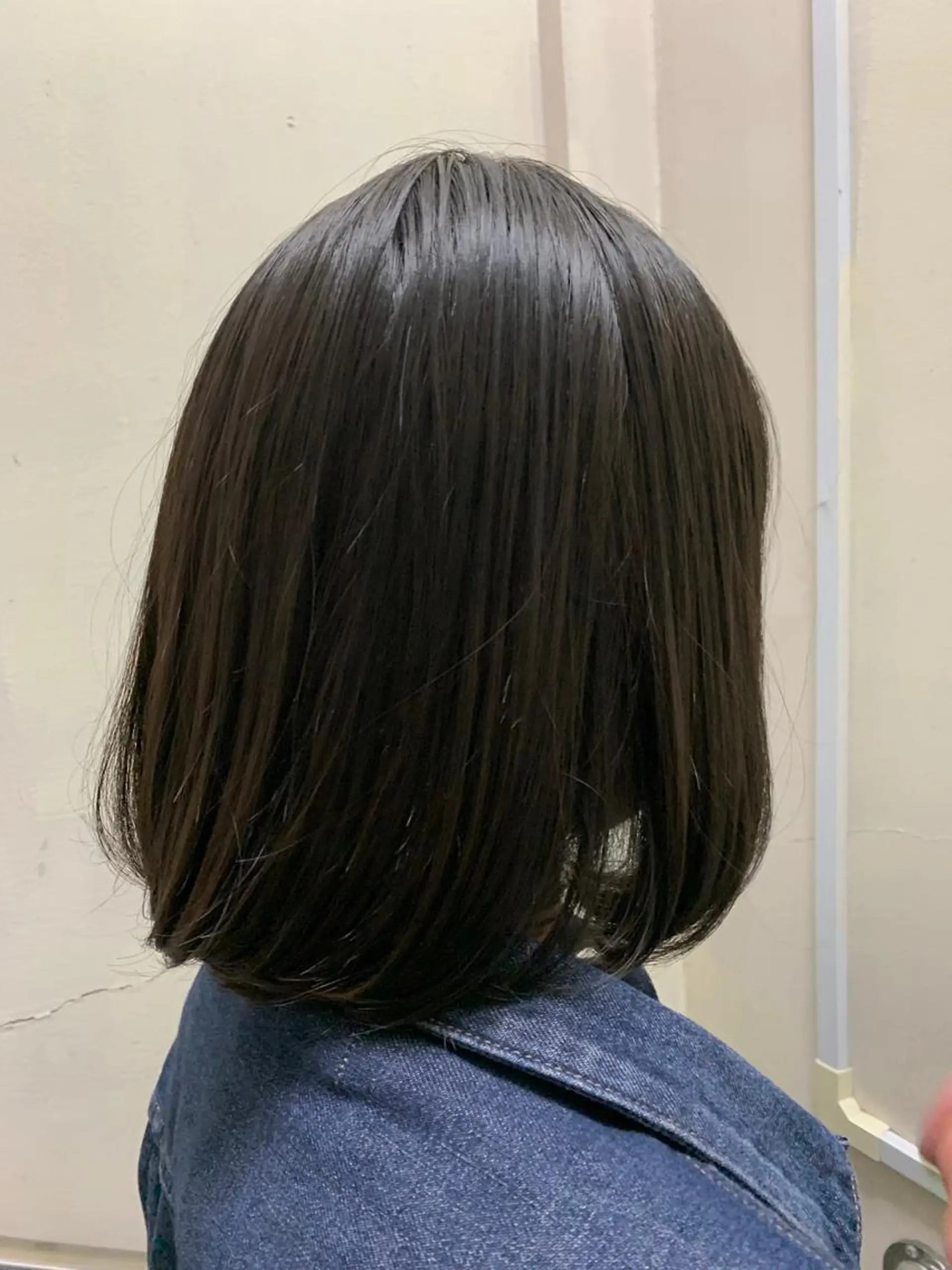 ミディアム カラー ブルーカラー ブルーグレー ブルーグレージュ グレージュ ボブ カット ヘアカラー トリートメント MEM所属・村上 吉斗のヘアスタイル