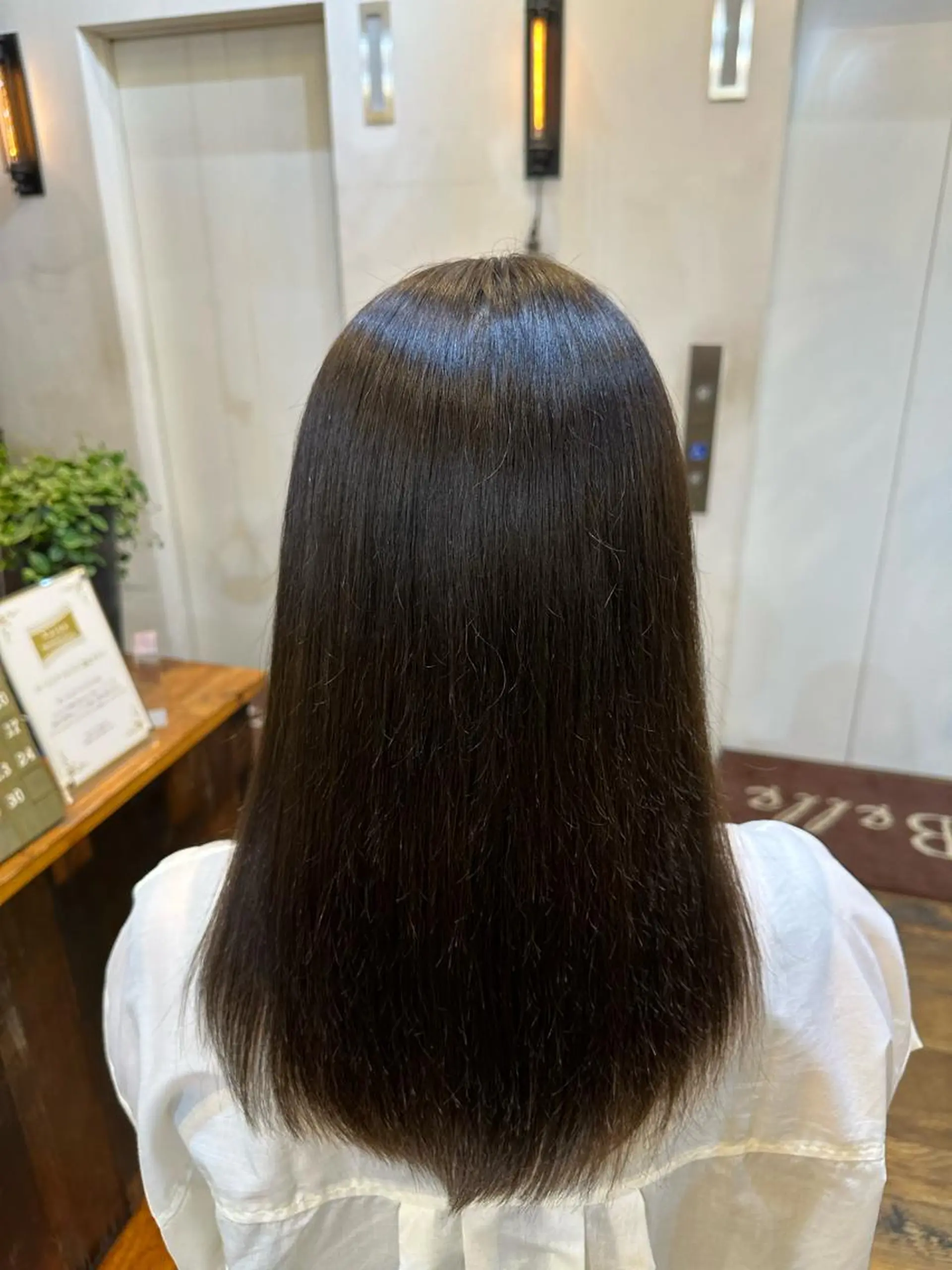 セミロング カラー トリートメント 川口開世 cutのヘアスタイル