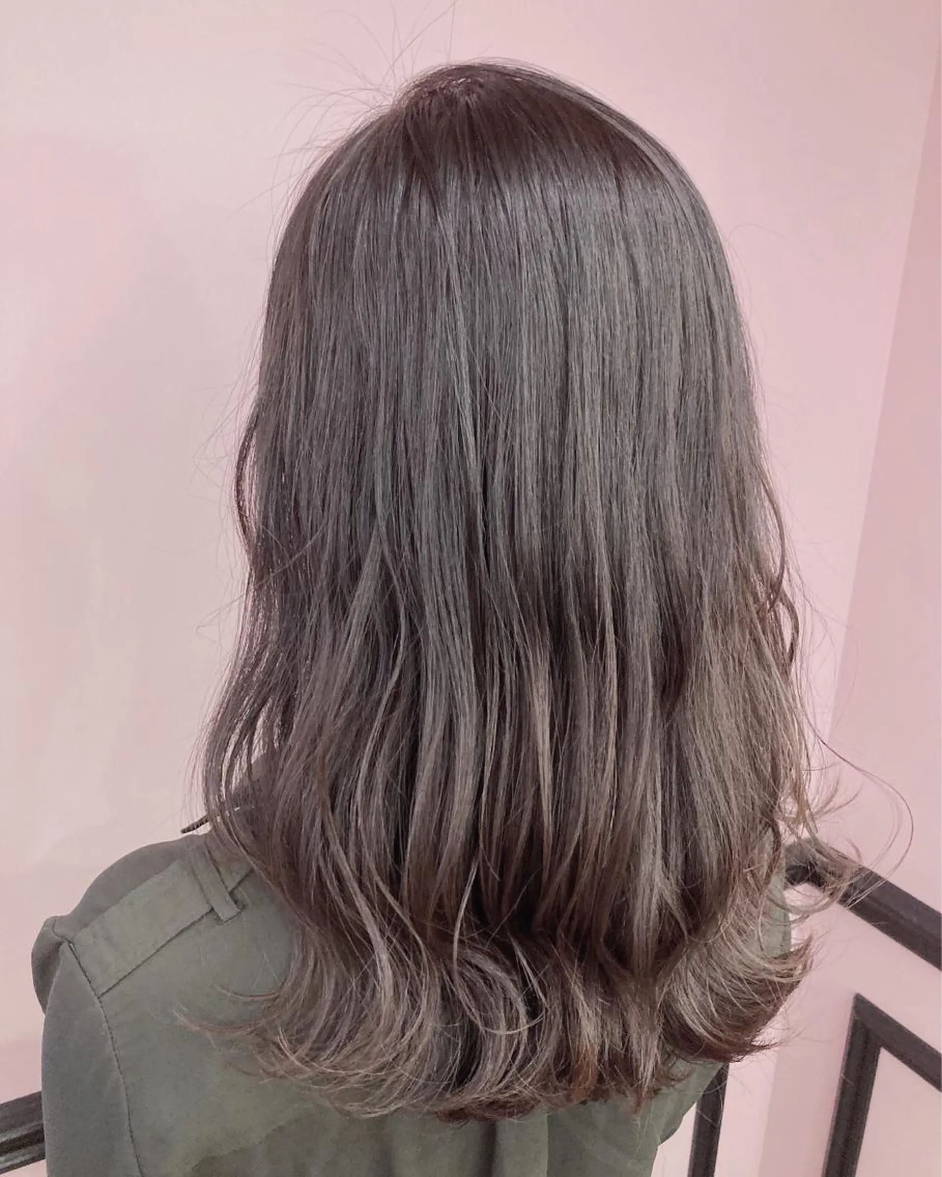 セミロング カラー ベージュカラー カット ヘアカラー トリートメント ✨髪質改善縮毛矯正✨ 宇田川修平のエステ・リラクイメージ