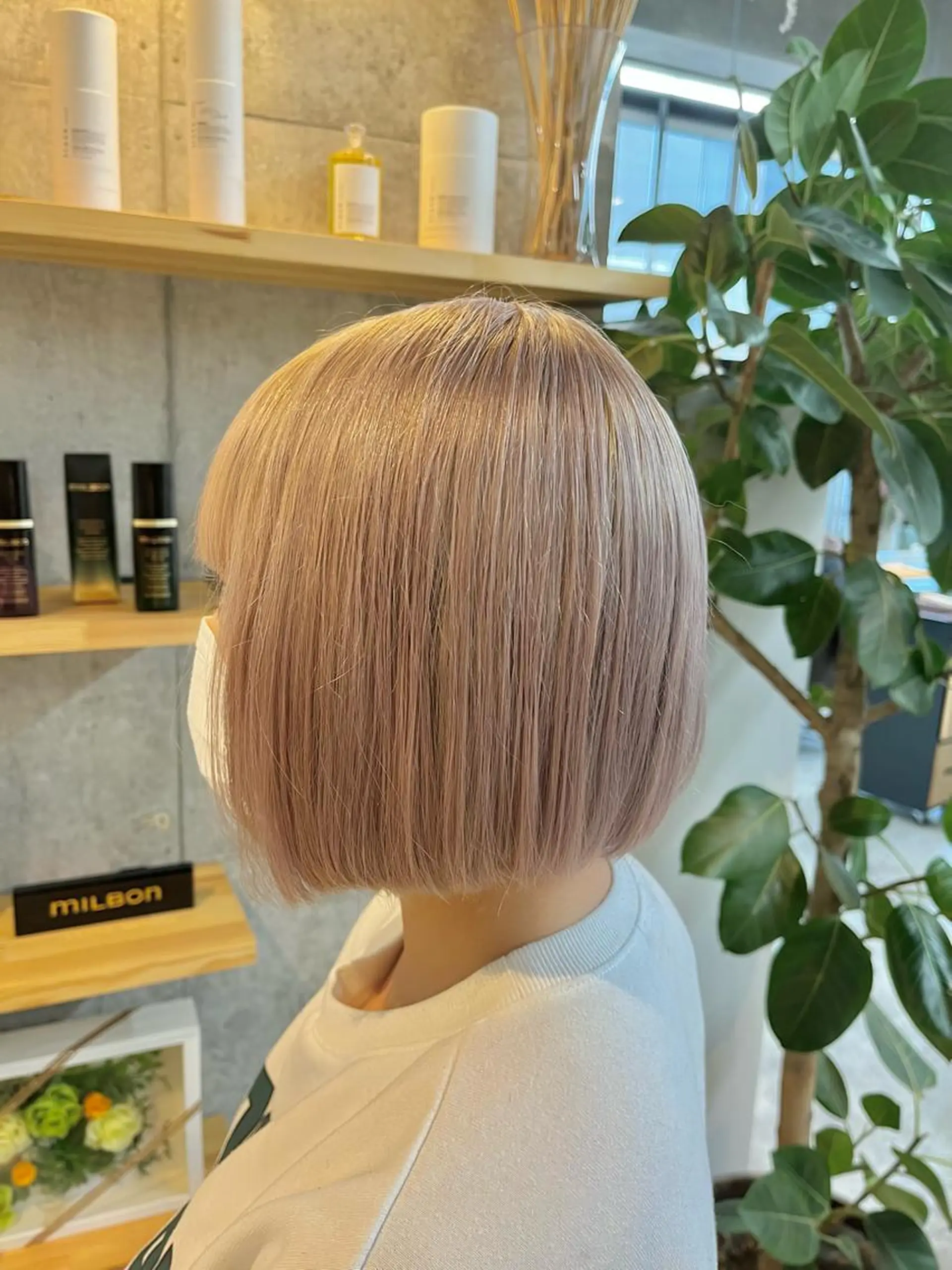 ショート カラー ハイトーンカラ ー/小川のヘアスタイル