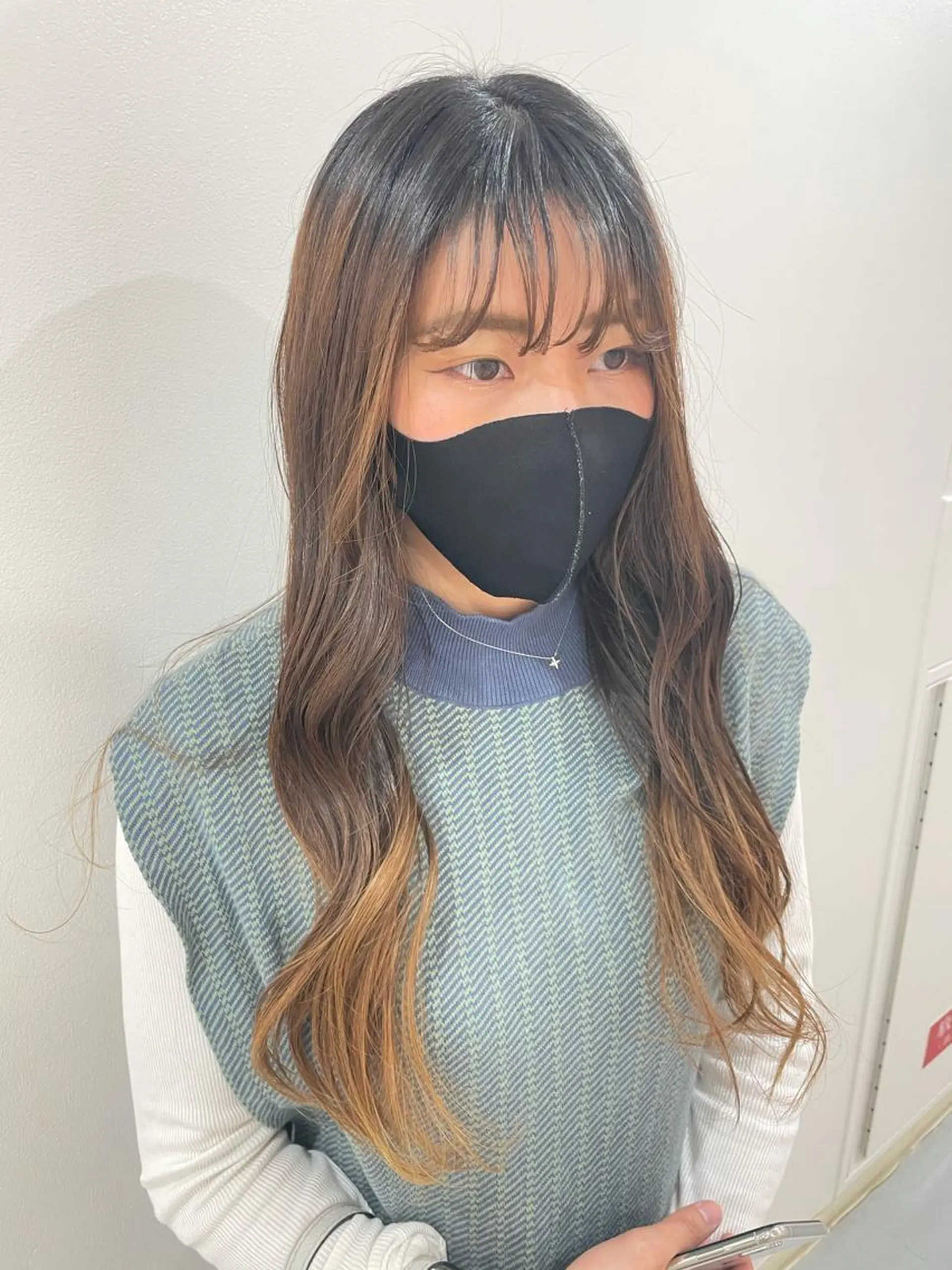 ロング カラー akane .のヘアスタイル