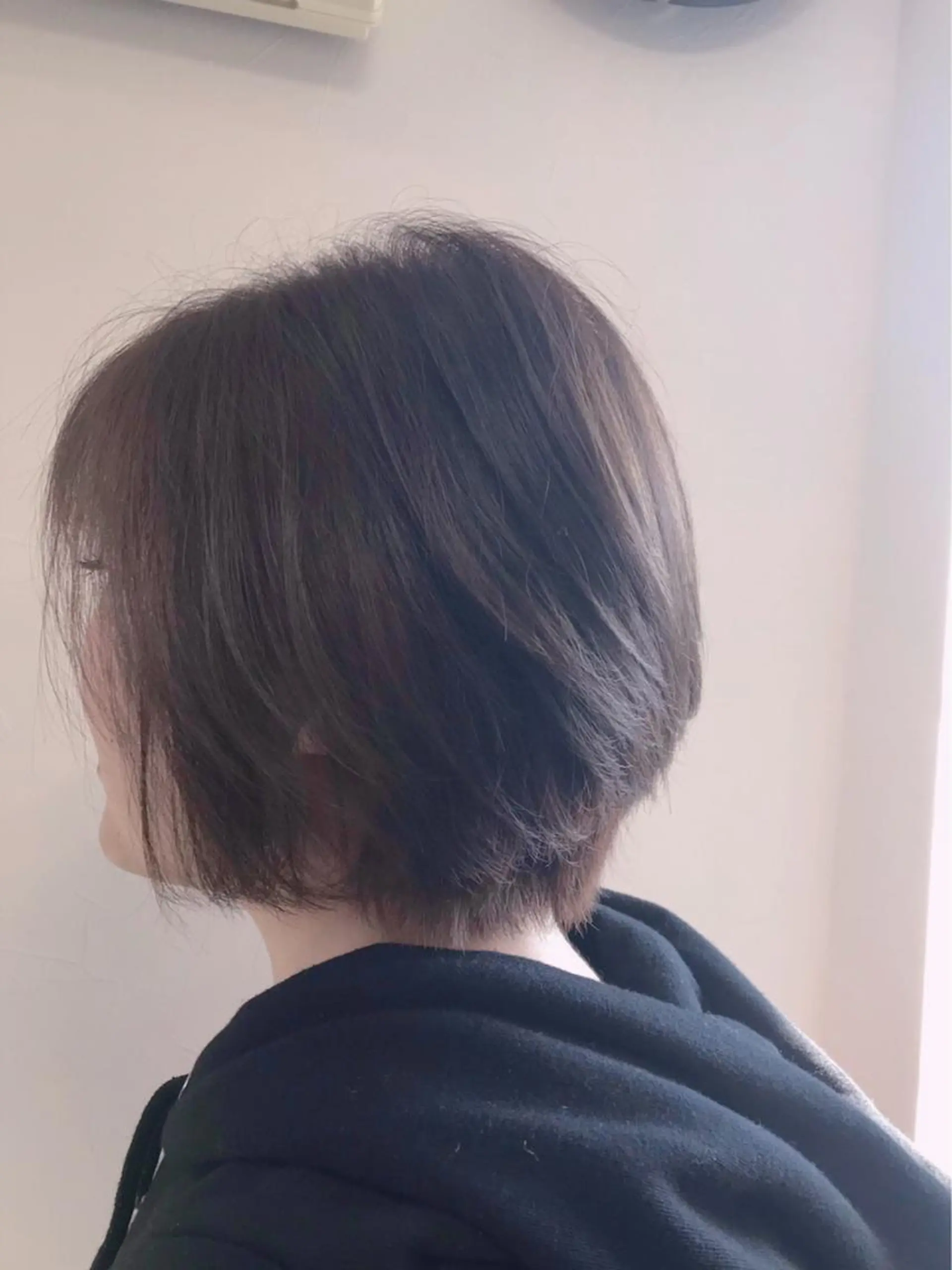 ショート カラー 小林 由里香のヘアスタイル