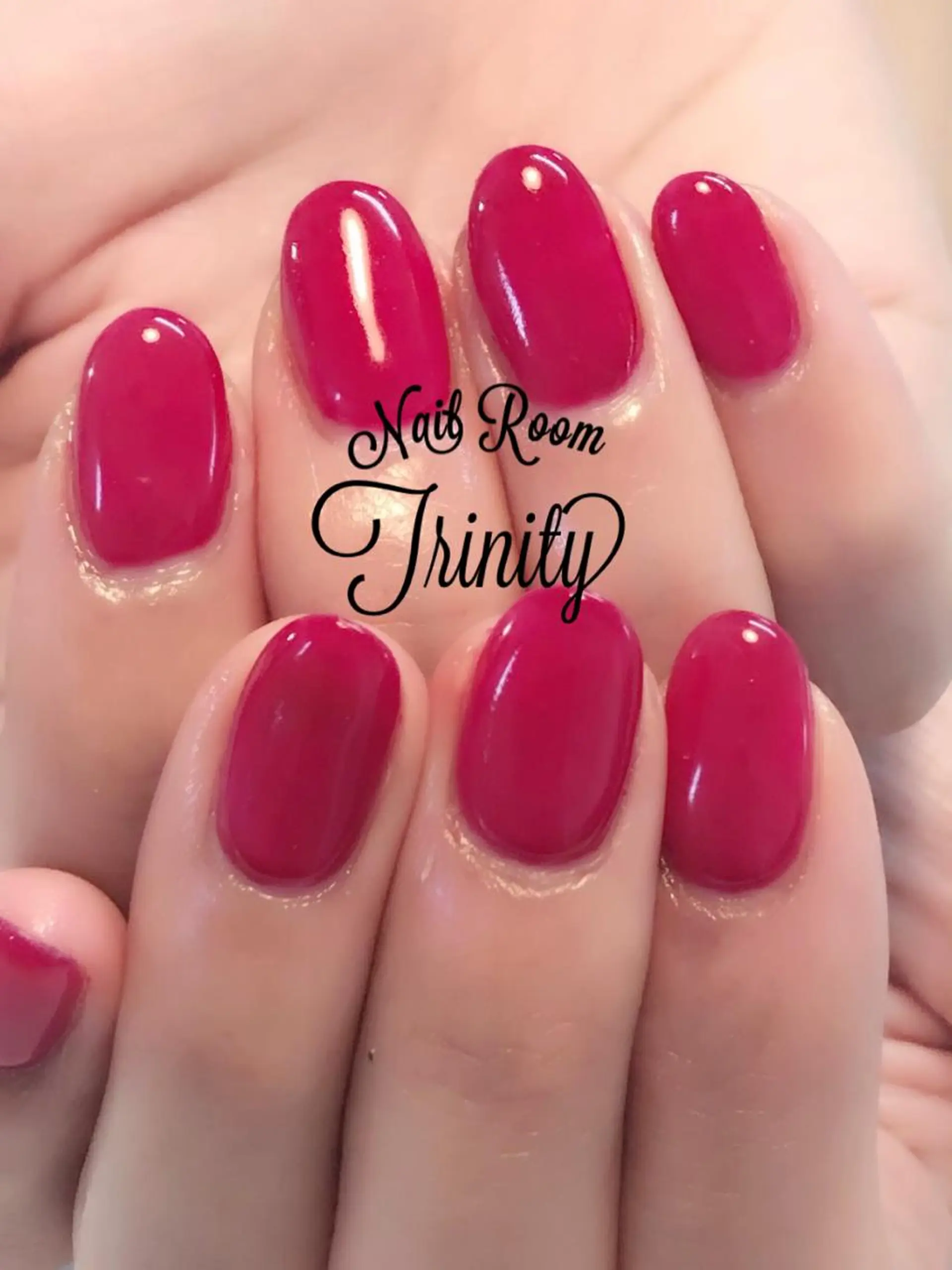 ネイル ハンドネイル Trinity ネイリストスタッフのネイルデザイン
