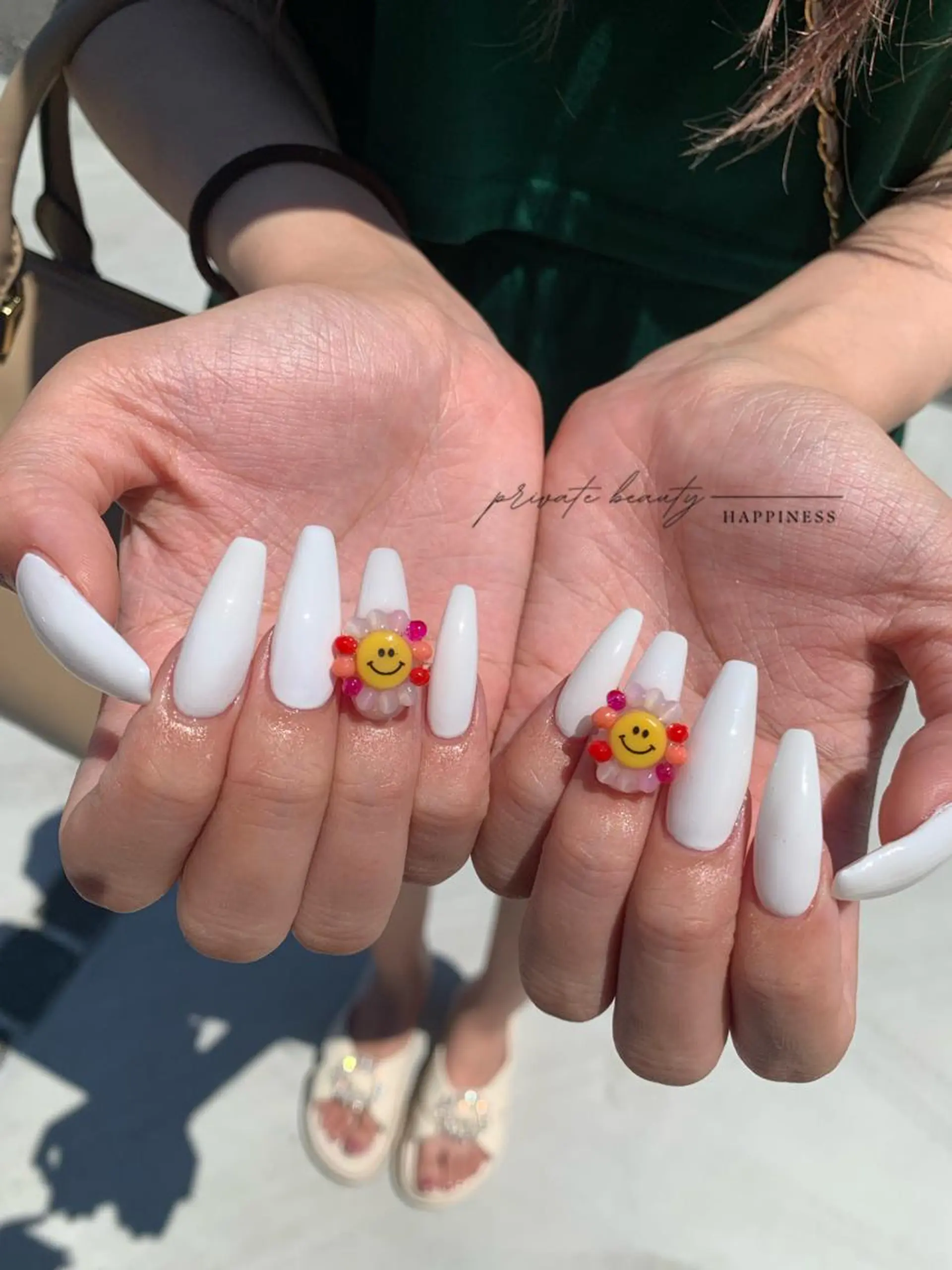 ネイル アートネイル ラメ(グリッター) ロングネイル スカルプネイル 夏ネイル ハンドネイル happiness nailのネイルデザイン