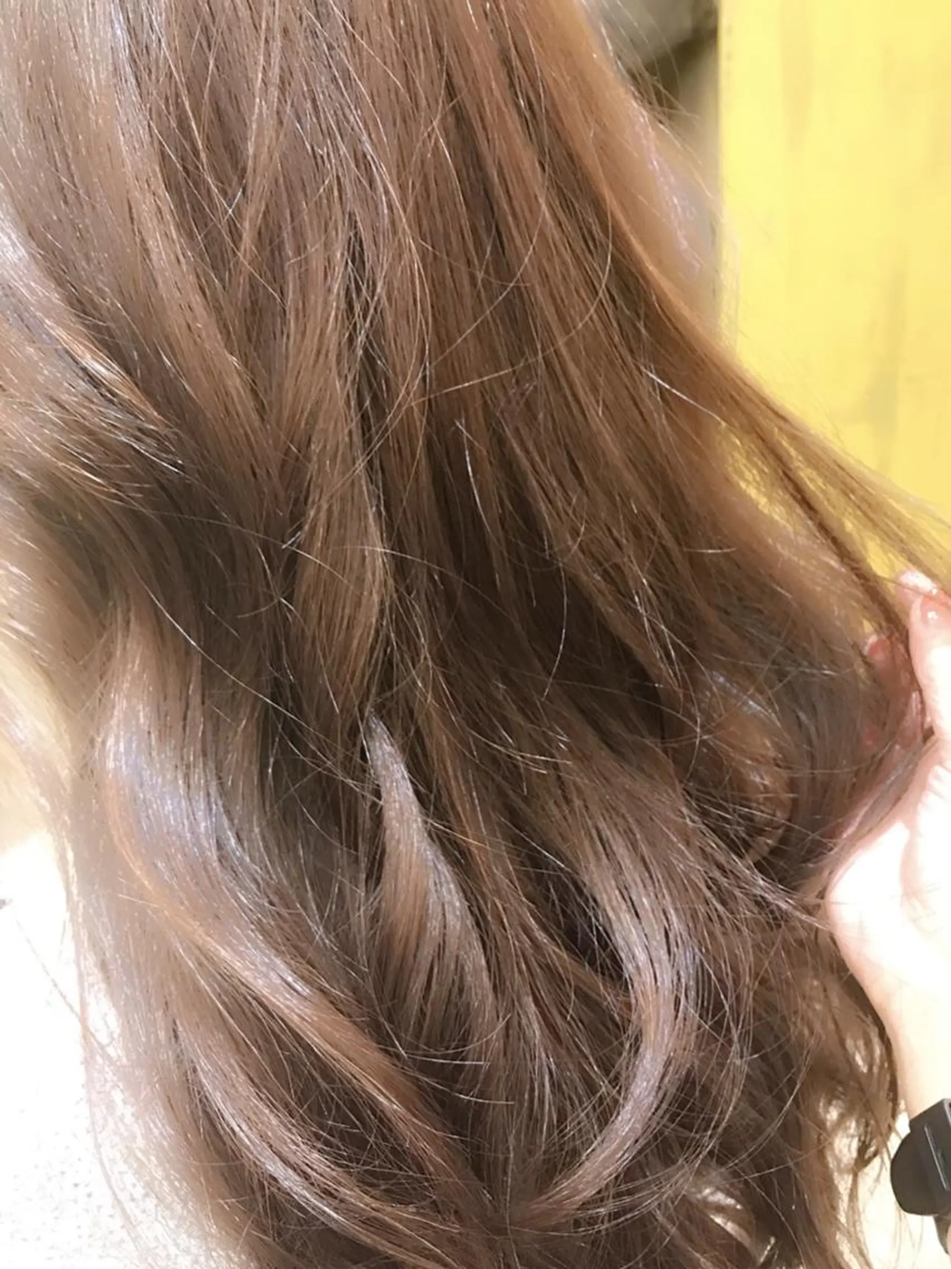 ロング カラー 嶋村夏実🌼レイヤー 🌸白髪ぼかしのヘアスタイル
