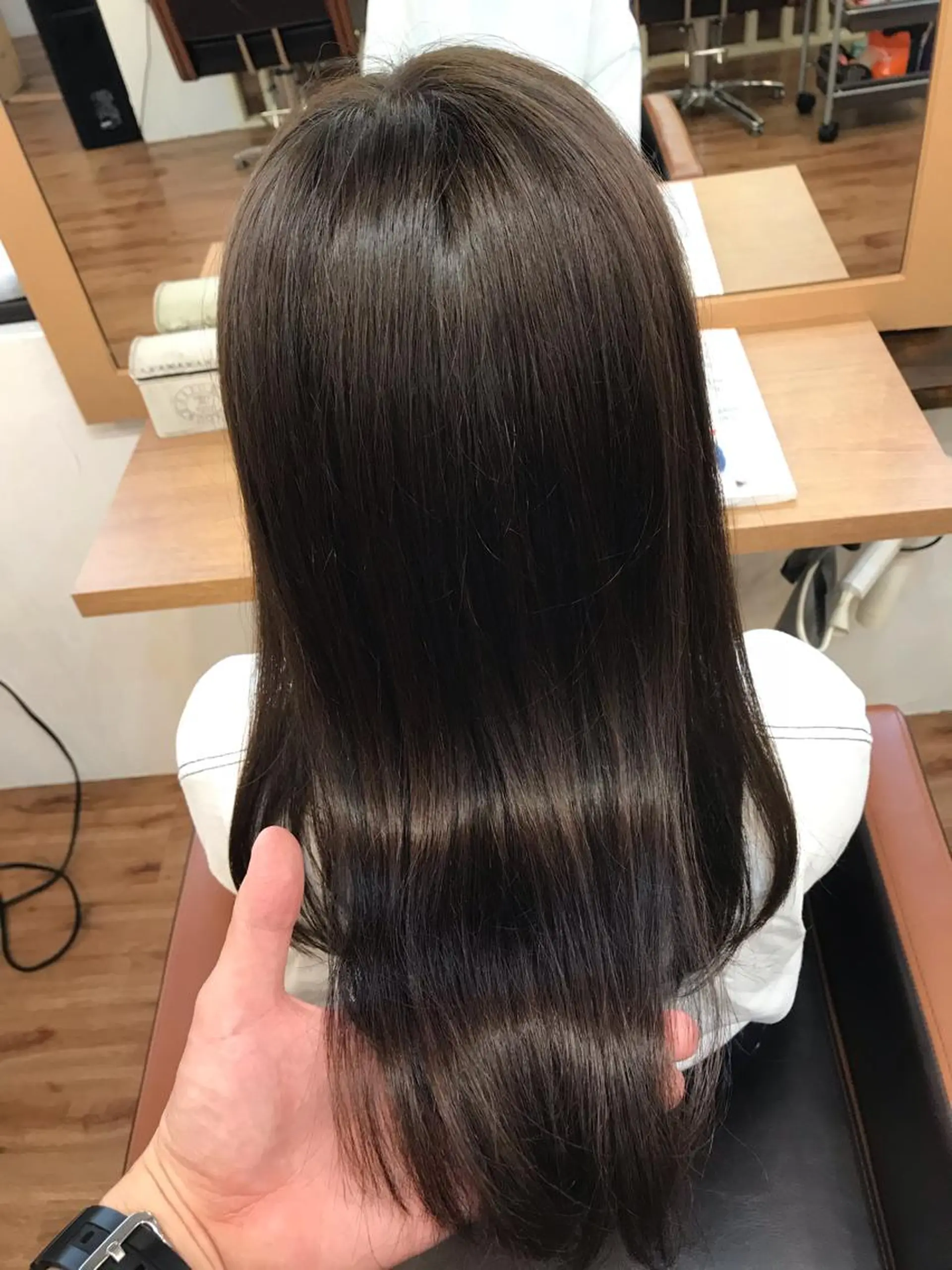 セミロング カラー サロウィン新宿三丁目所属・✨クセ・広がりで悩む 学生さんへ✨taroのヘアスタイル