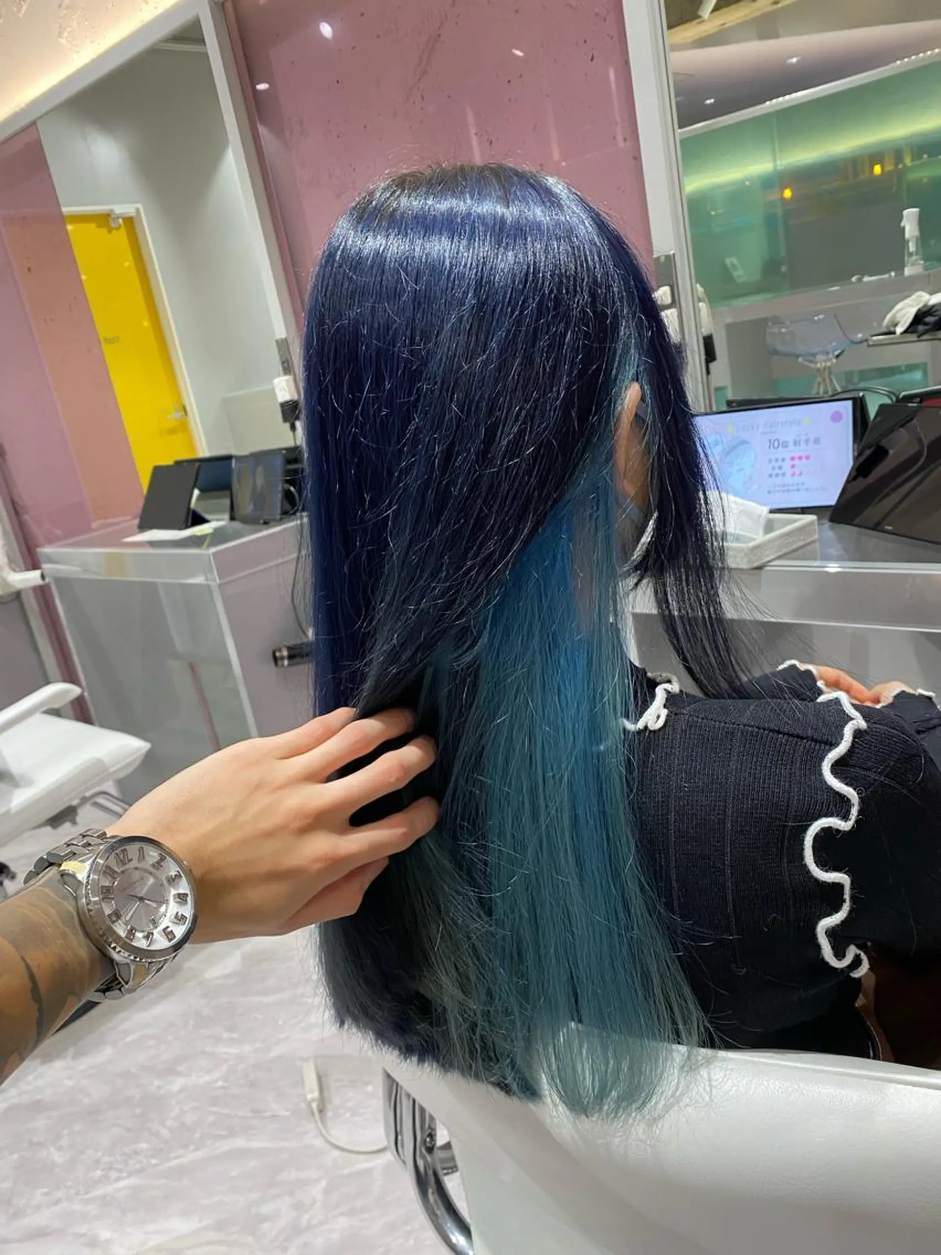 ロング カラー 黒髪 ブリーチ ブルーカラー インナーカラー ネイビーカラー Riganuts池袋 Hayato✂︎のヘアスタイル