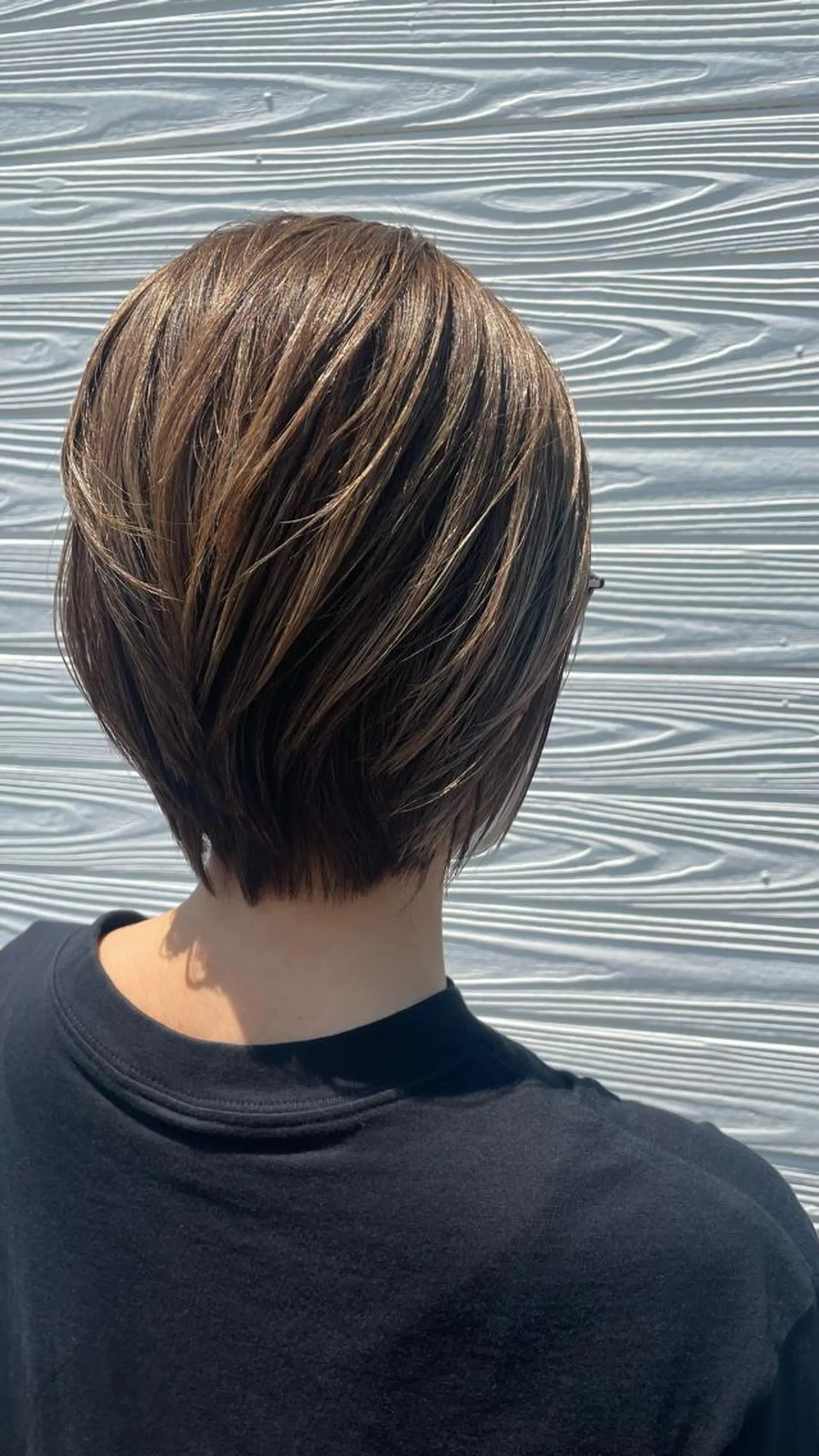 ショート ハイライト カット ヘアカラー ビヨウシツトリコ よねたにみなのヘアスタイル