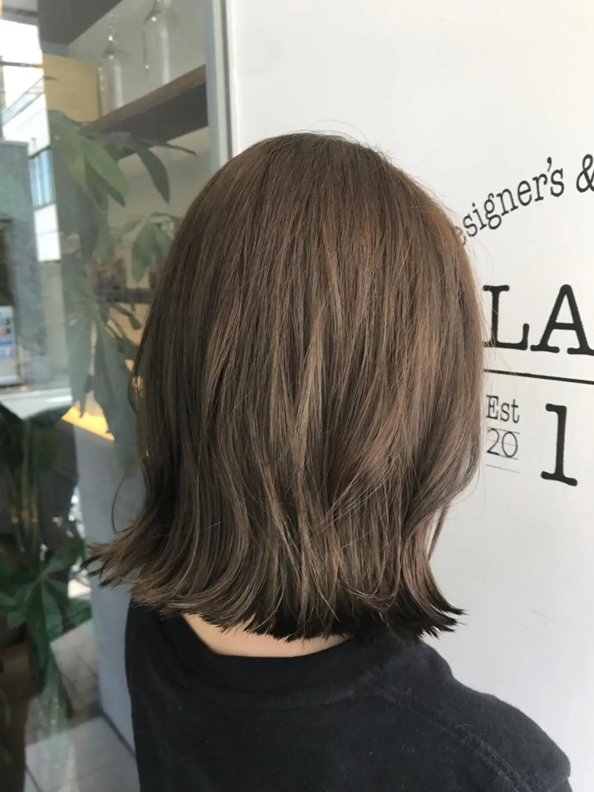 ミディアム カラー アッシュ ひろせ かなのヘアスタイル