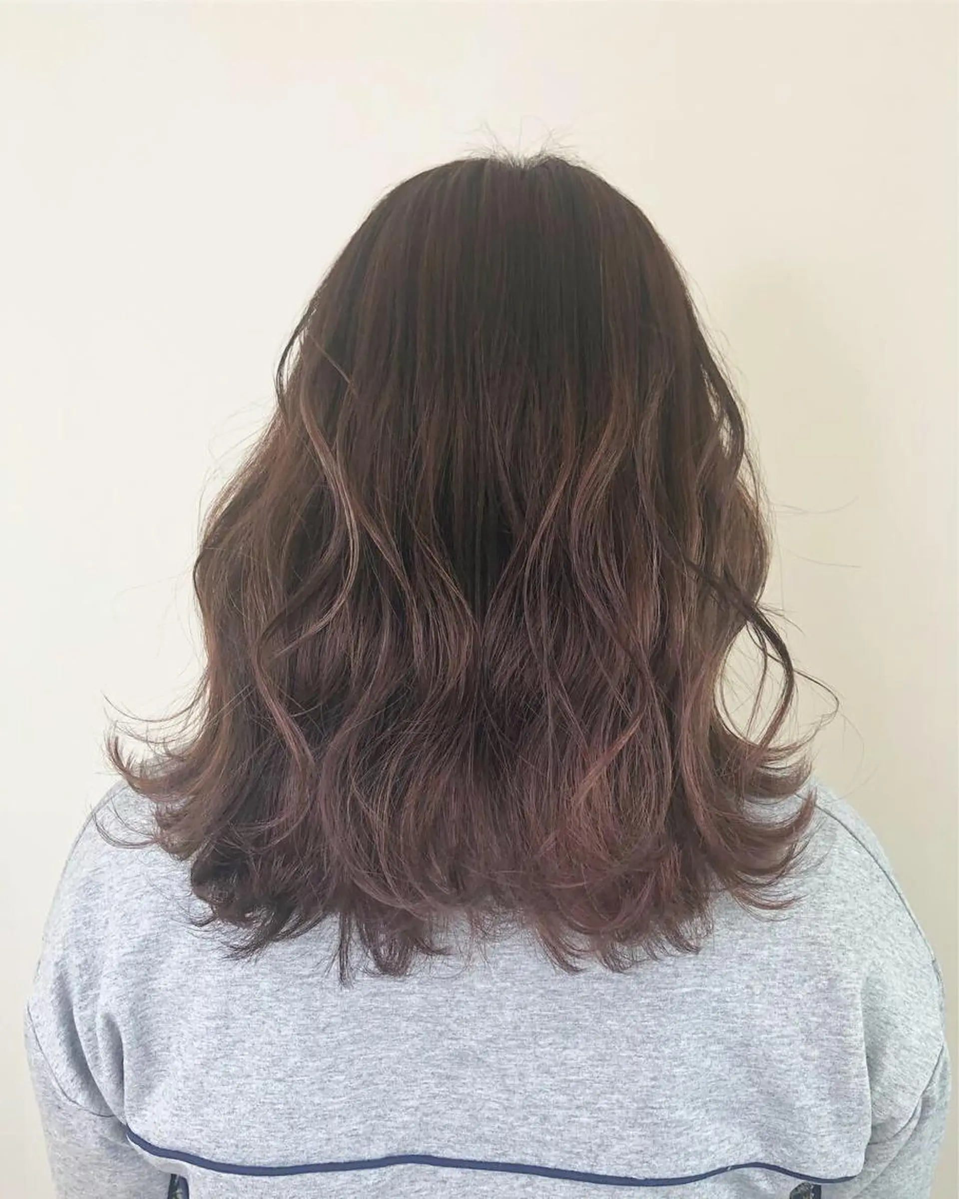 ミディアム カラー ベージュカラー ハイライトカラー ラベンダーカラー ラベンダーベージュ ピンクカラー ヘアカラー トリートメント 透明感カラー 松田晃代のヘアスタイル