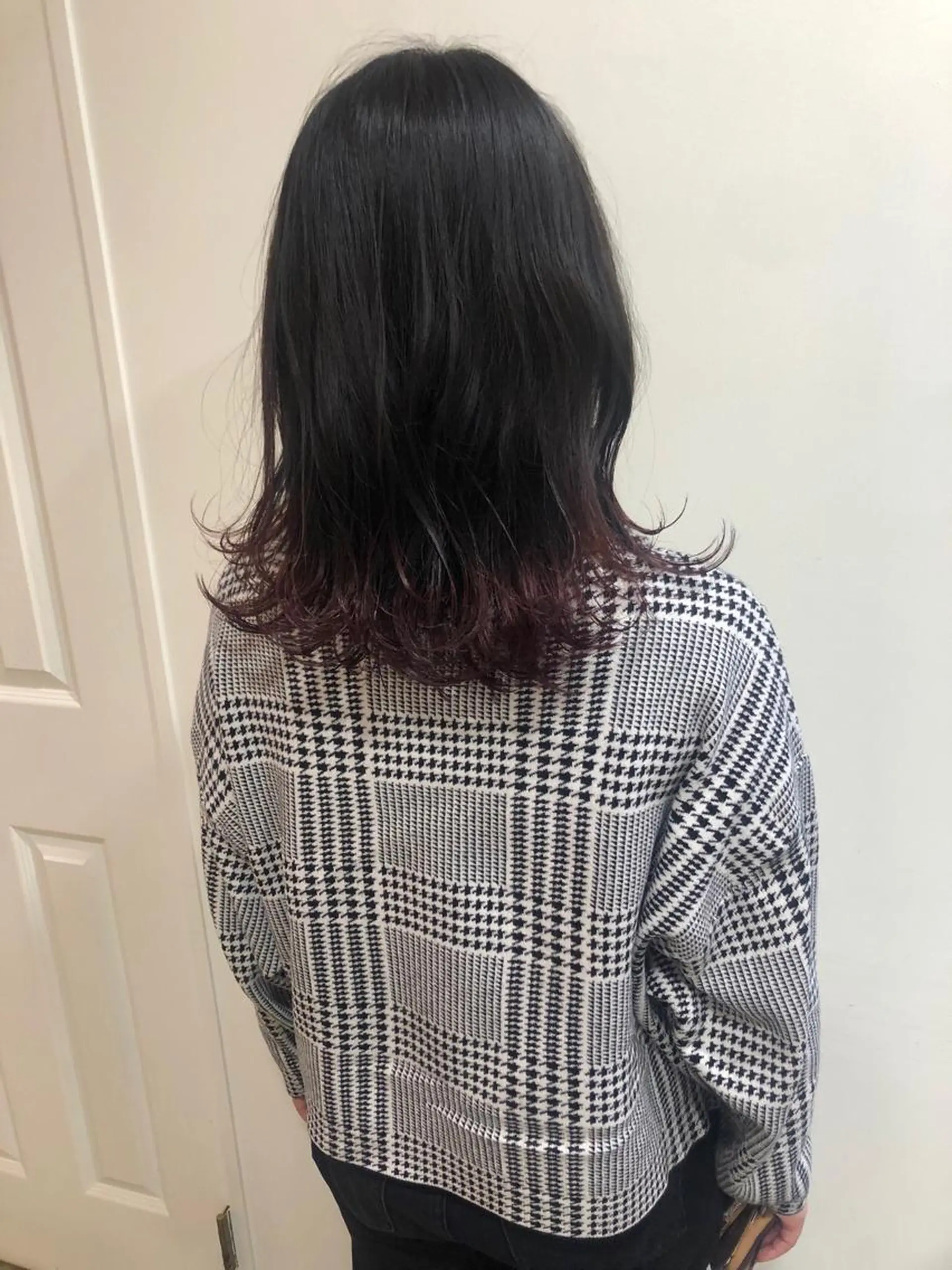 ミディアム カラー カット ヘアカラー トリートメント MIOベージュカラー 柔らかいカラーのヘアスタイル