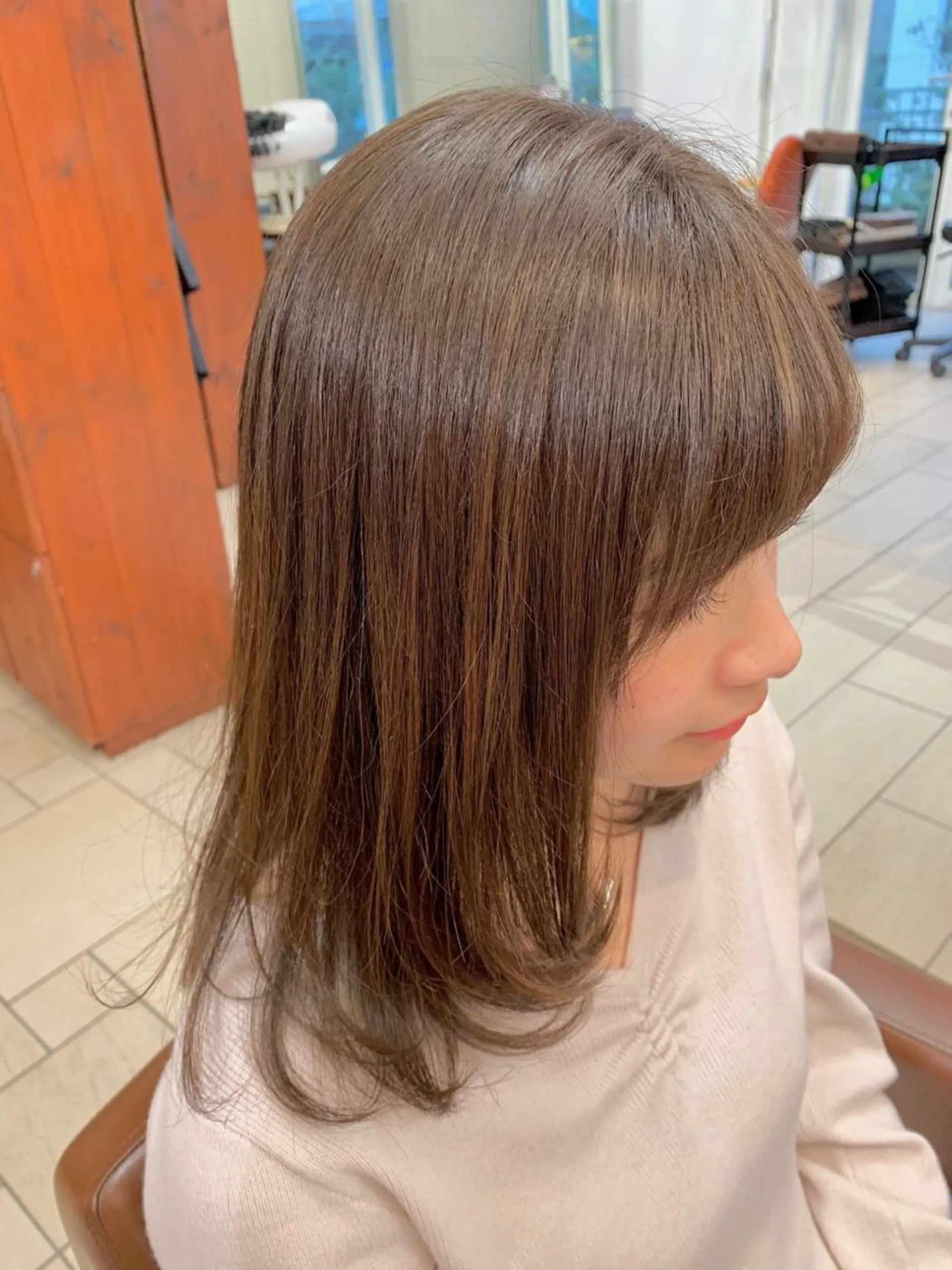 セミロング カラー カット ヘアカラー トリートメント 加藤 綾華のヘアスタイル